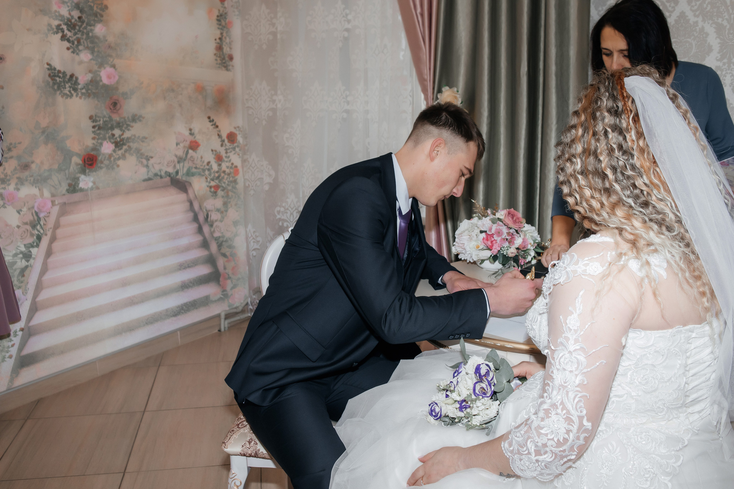 Ноябрьская свадьба в Сормовском ЗАГСе и в фотостудии Акт Первый. Свадебный фотограф и фотограф Love-Store в Нижнем Новгороде Анастасия