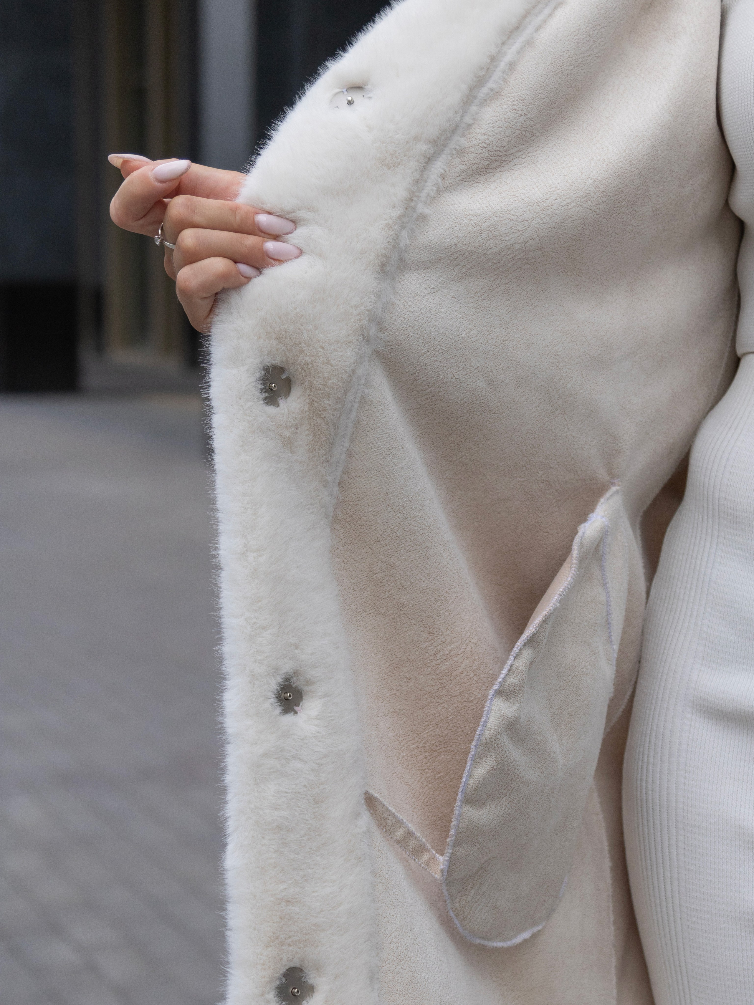 Шубы и пальто STREET. Фотостудия для Wildberries Ozon