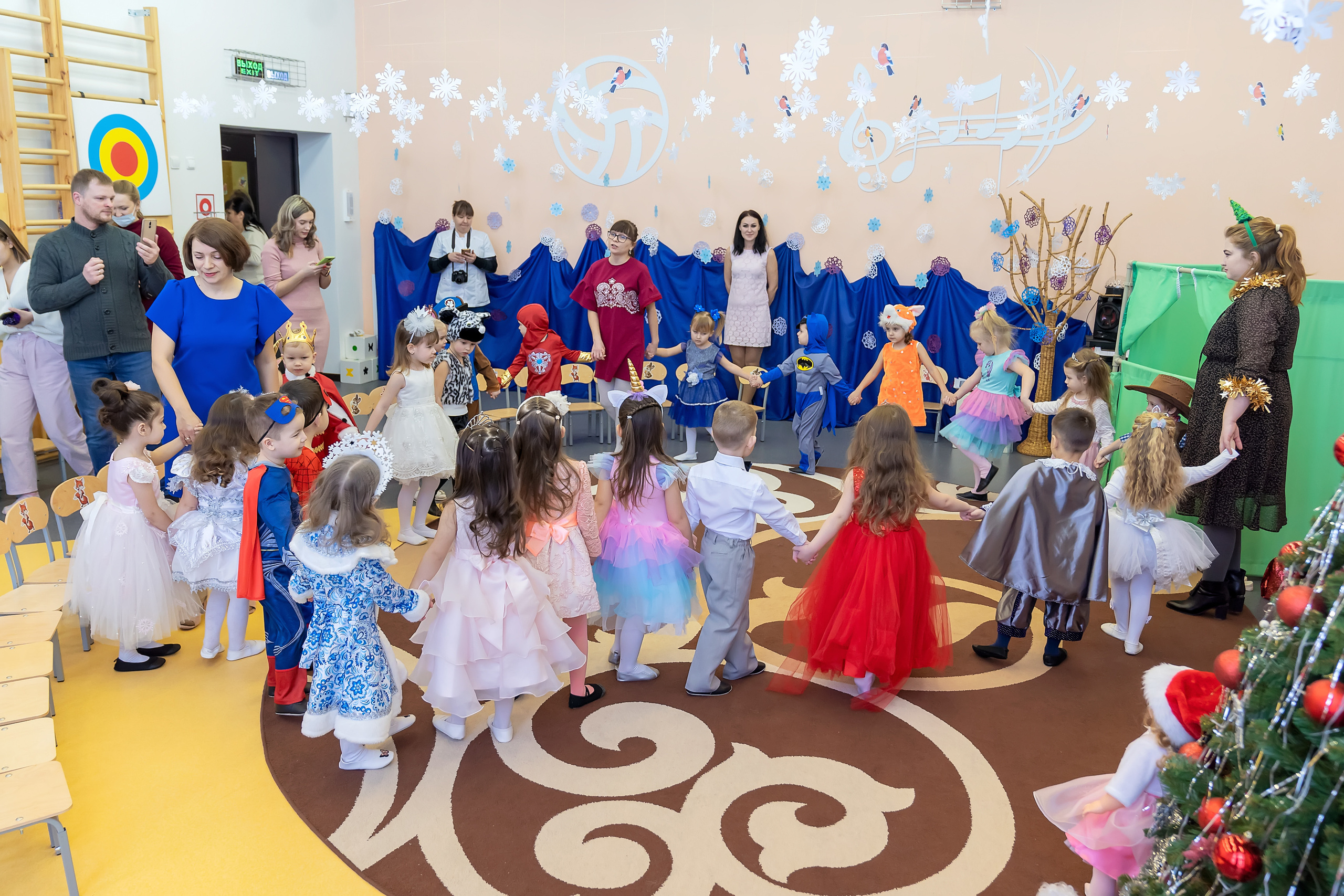Утренник в детском саду. Главная