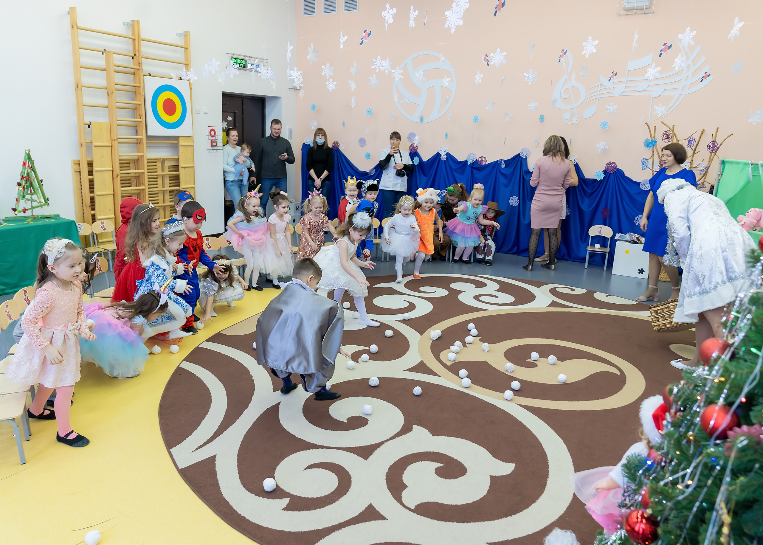 Утренник в детском саду. Главная