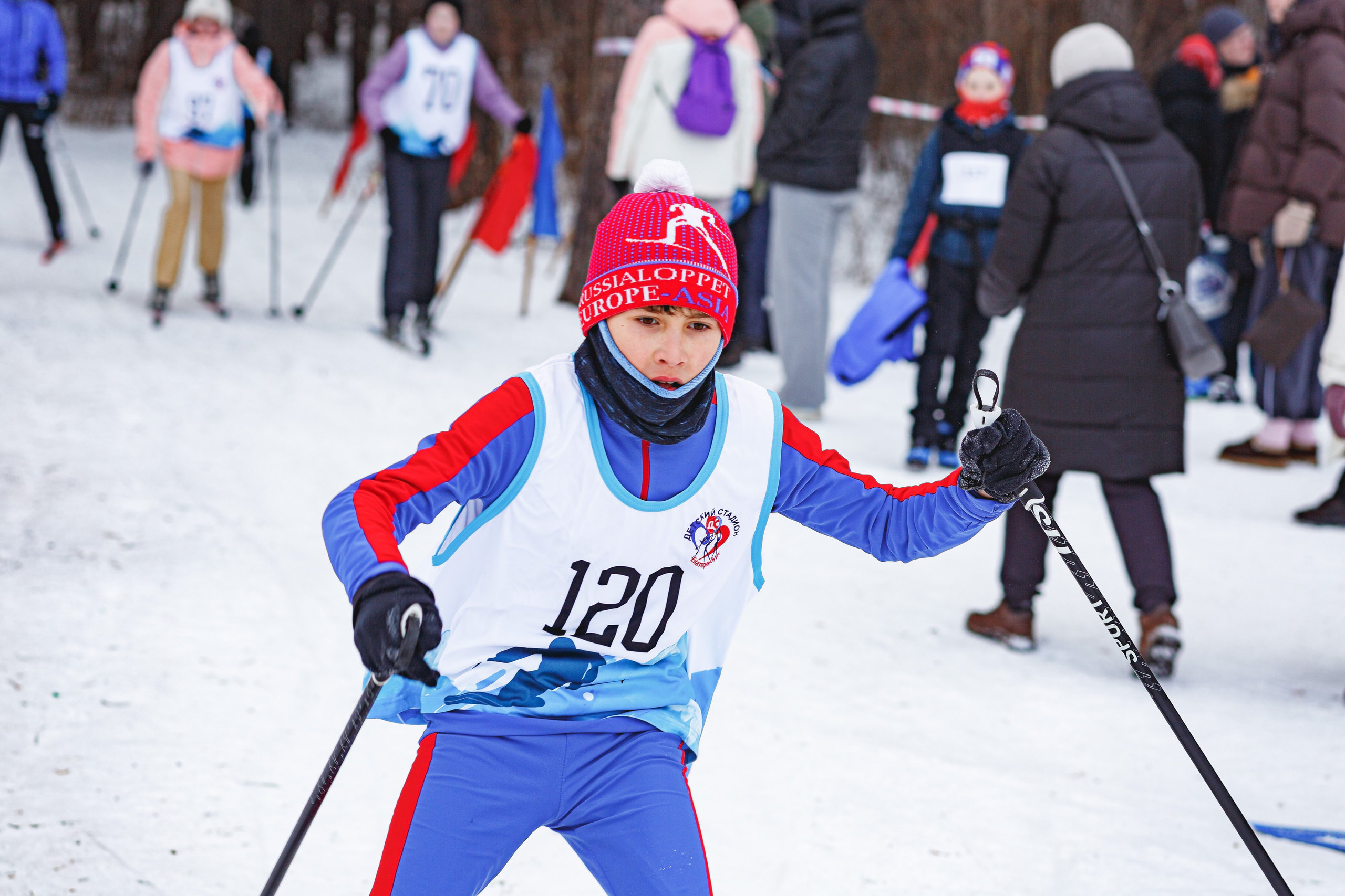Фотограф Екатеринбург. Фотограф Верхняя Пышма. Фотограф Среднеуральск. Семейная фотосессия в Екатеринбурге. Репортажная фотосъемка. Спортивный фотограф в Екатеринбурге. Съемка лыжных гонок. Фотограф лыжников.