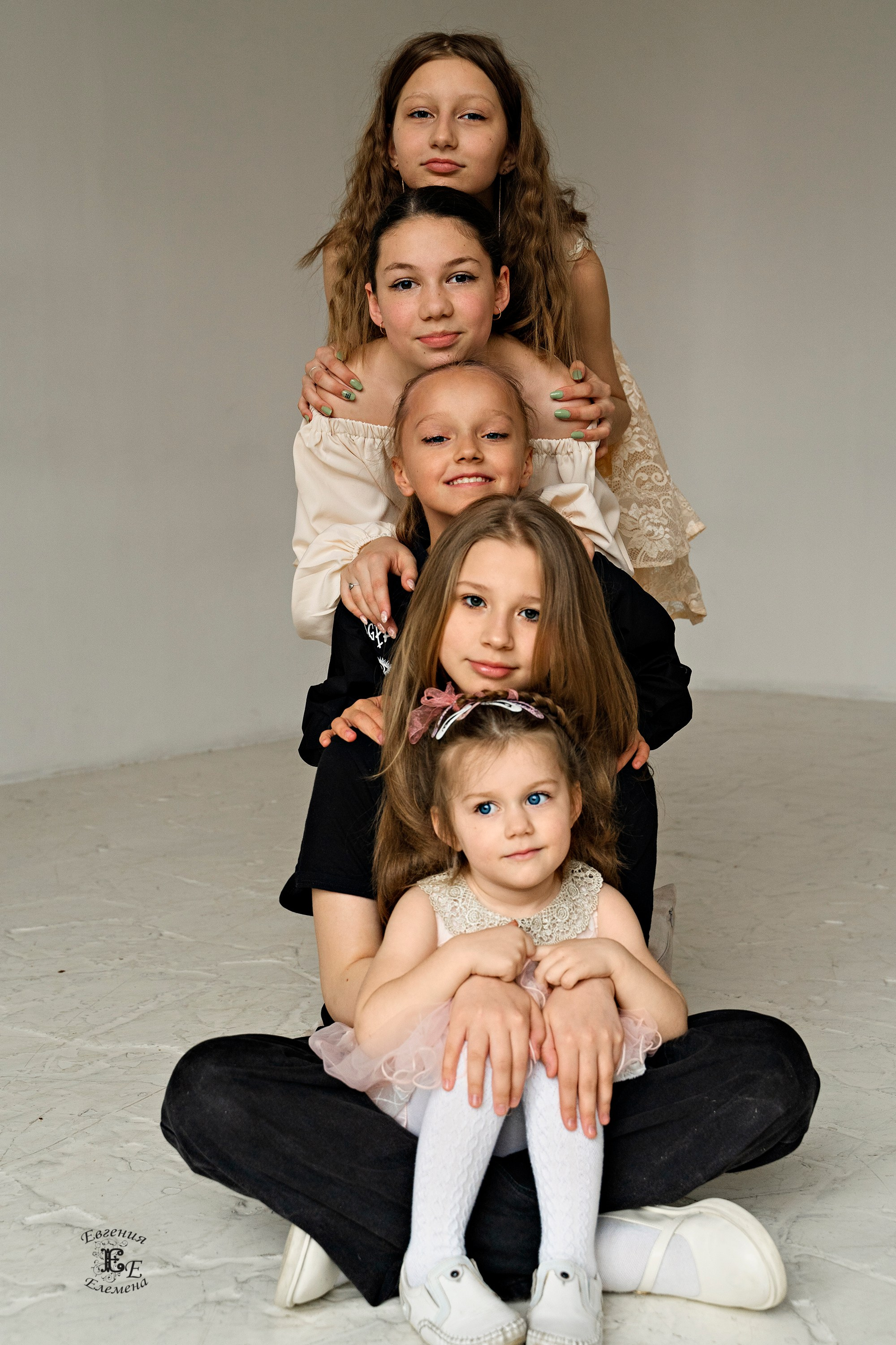 Фотосъемка Таисии и подружек. Семейный и портретный фотограф в Санкт-Петербурге Евгения Елемена
