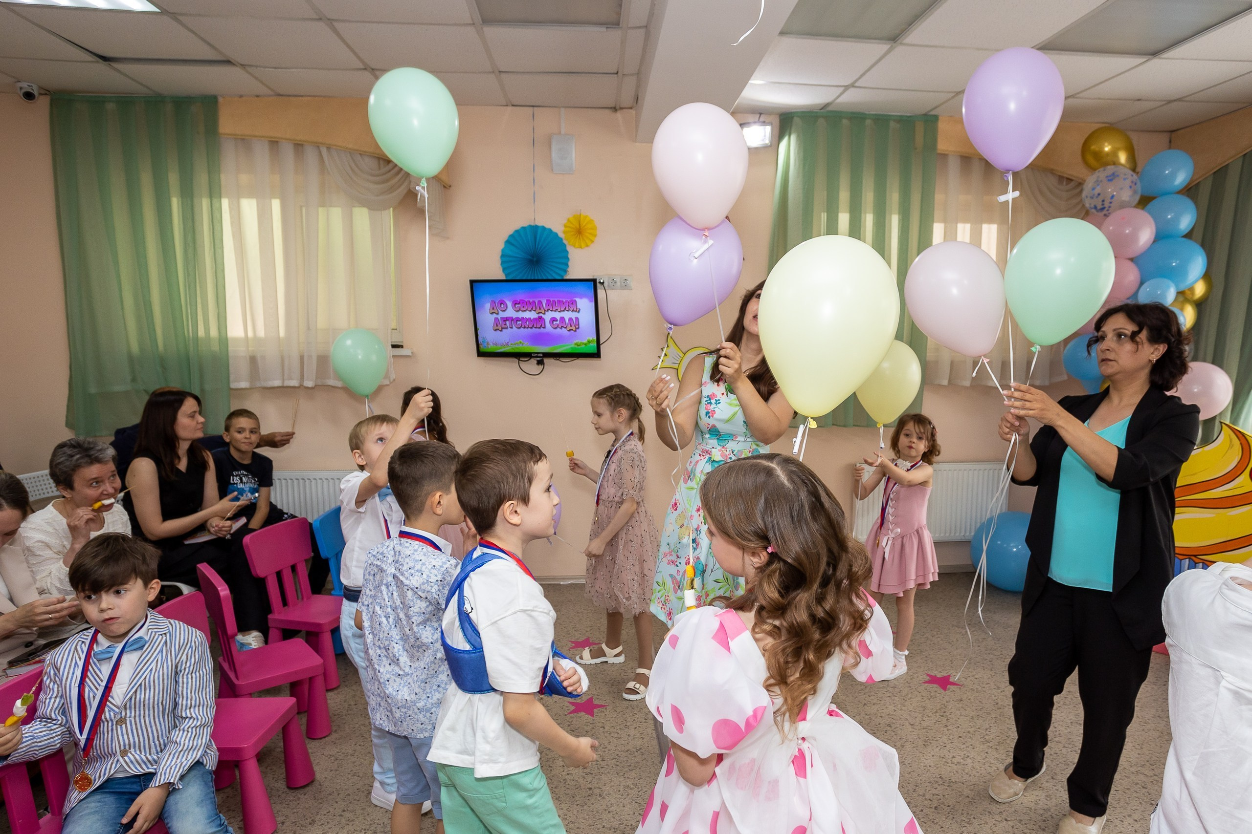 Выпускной Детский сад, 2 часа, 8000. Выпускные альбомы Майкоп, Краснодар Елена Золотарева