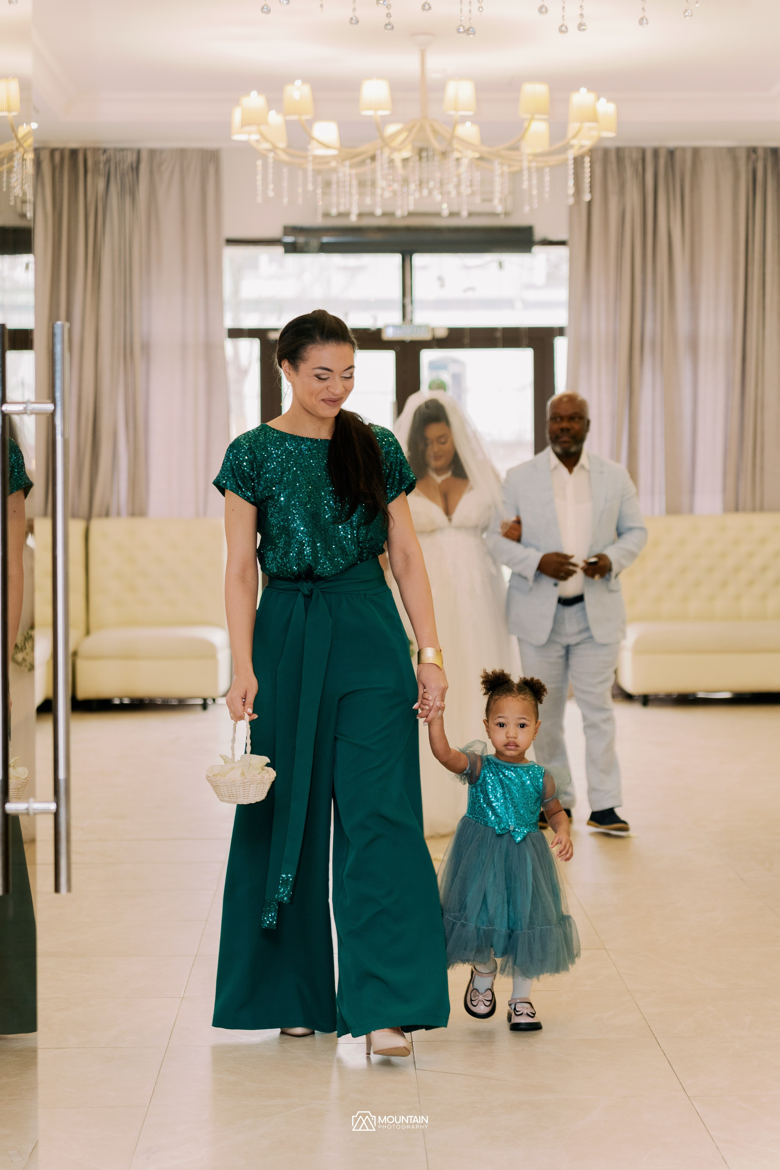 Cletus And Karabo. Я занимаюсь событийной, свадебной, товарной, студийной… фотографией