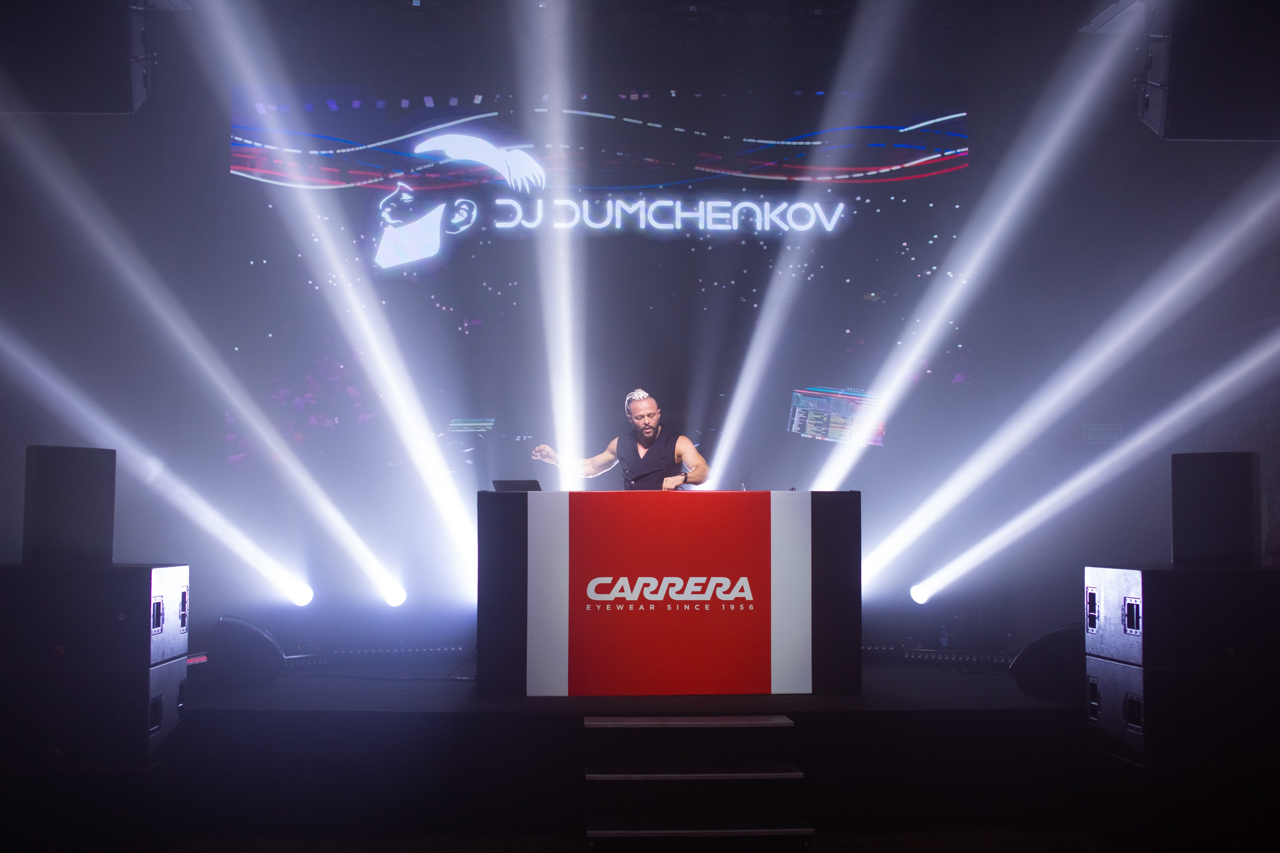 Safilo Group — Buying days in St. Petersburg. Двойняшки-фотографы Анна и Анастасия в Санкт-Петербурге