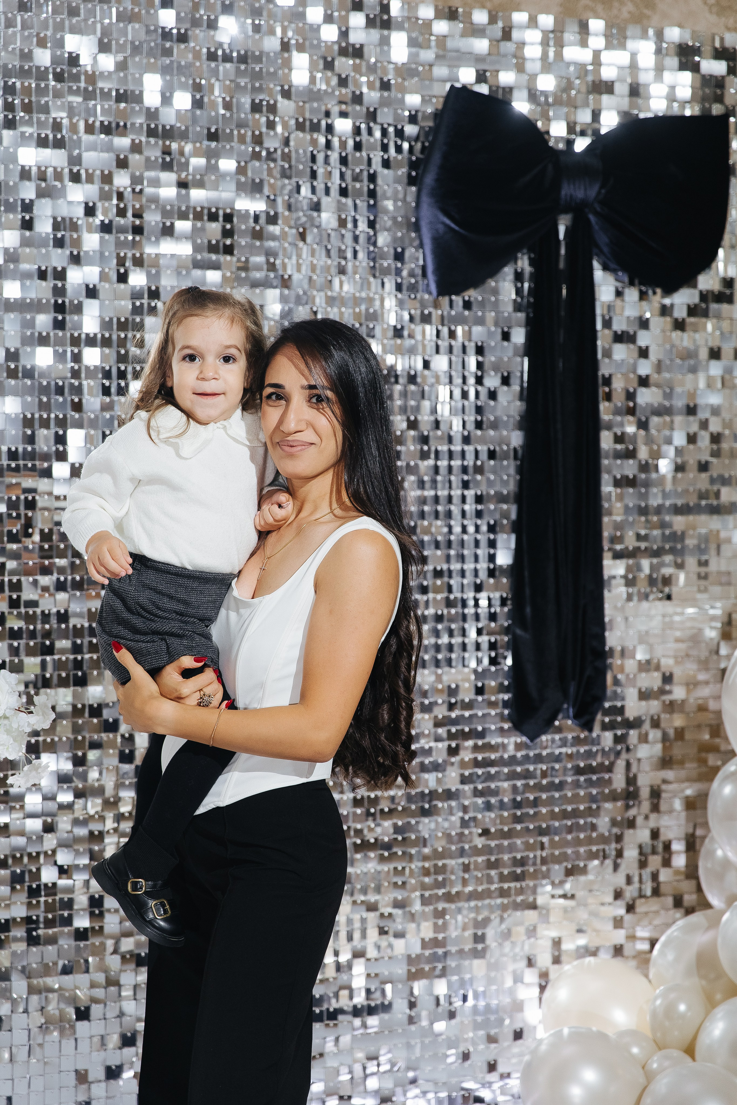 Ани и Назели. 35&5 День рождения, «Янтарь». Фотограф в Красноярске Надежда Воскресенская