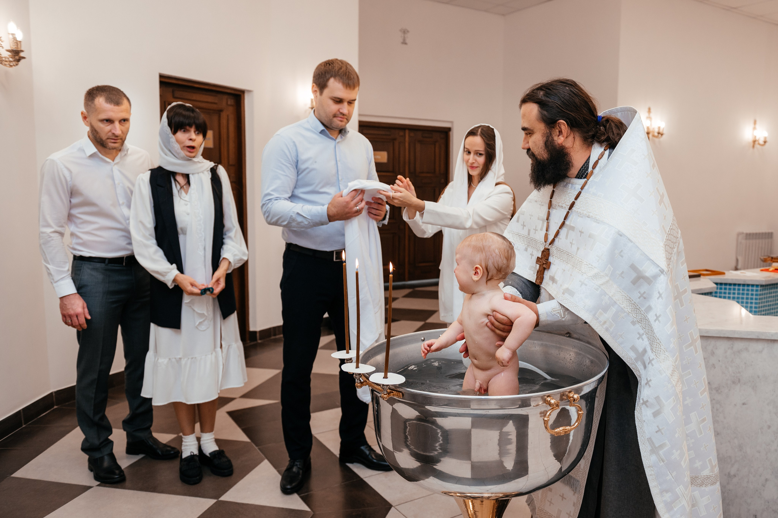 Крещение Никиты. Александро- Невский Собор. Свадебный и семейный фотограф в Волгограде Семисотнова Камилла