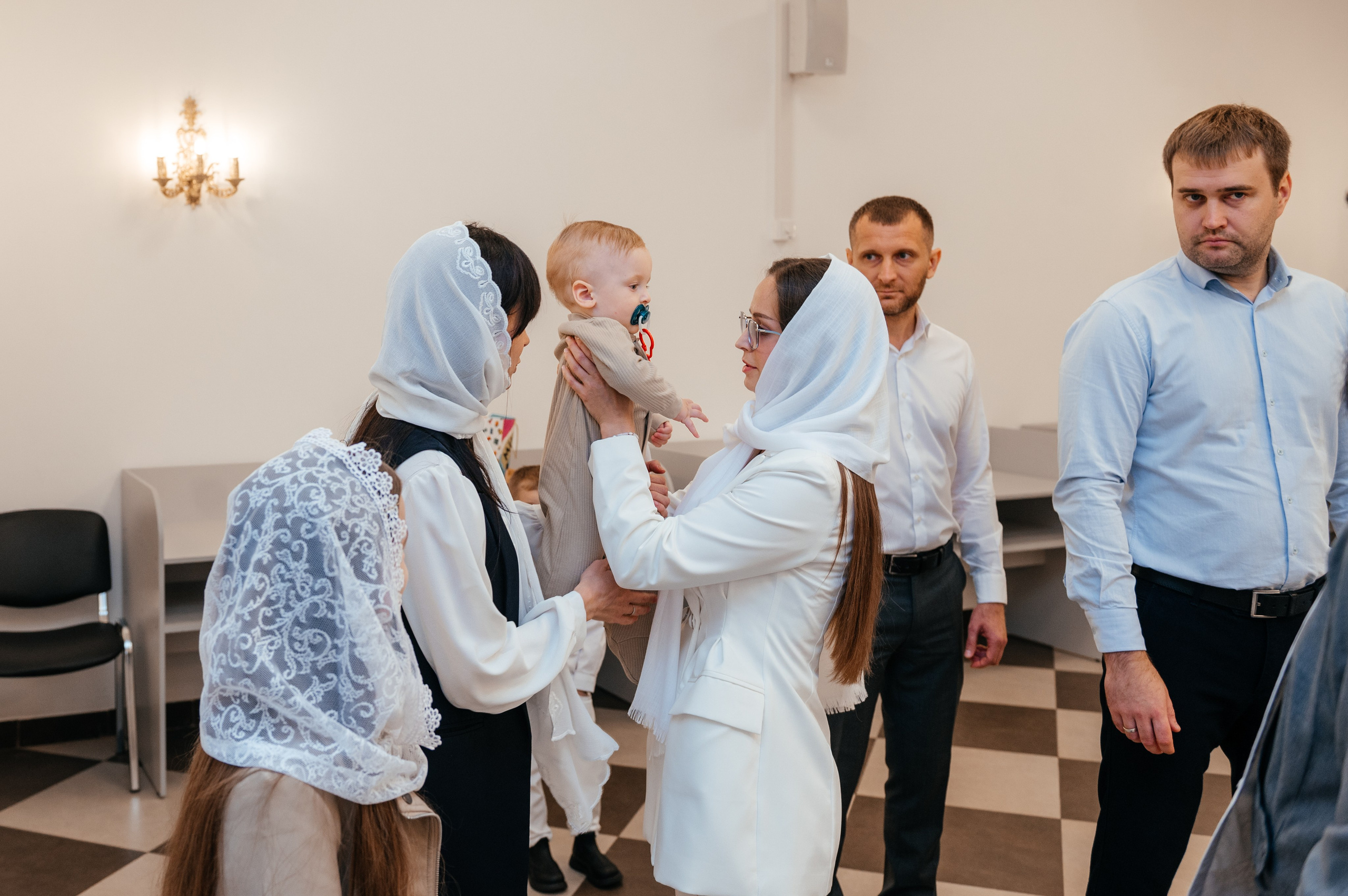 Крещение Никиты. Александро- Невский Собор. Свадебный и семейный фотограф в Волгограде Семисотнова Камилла