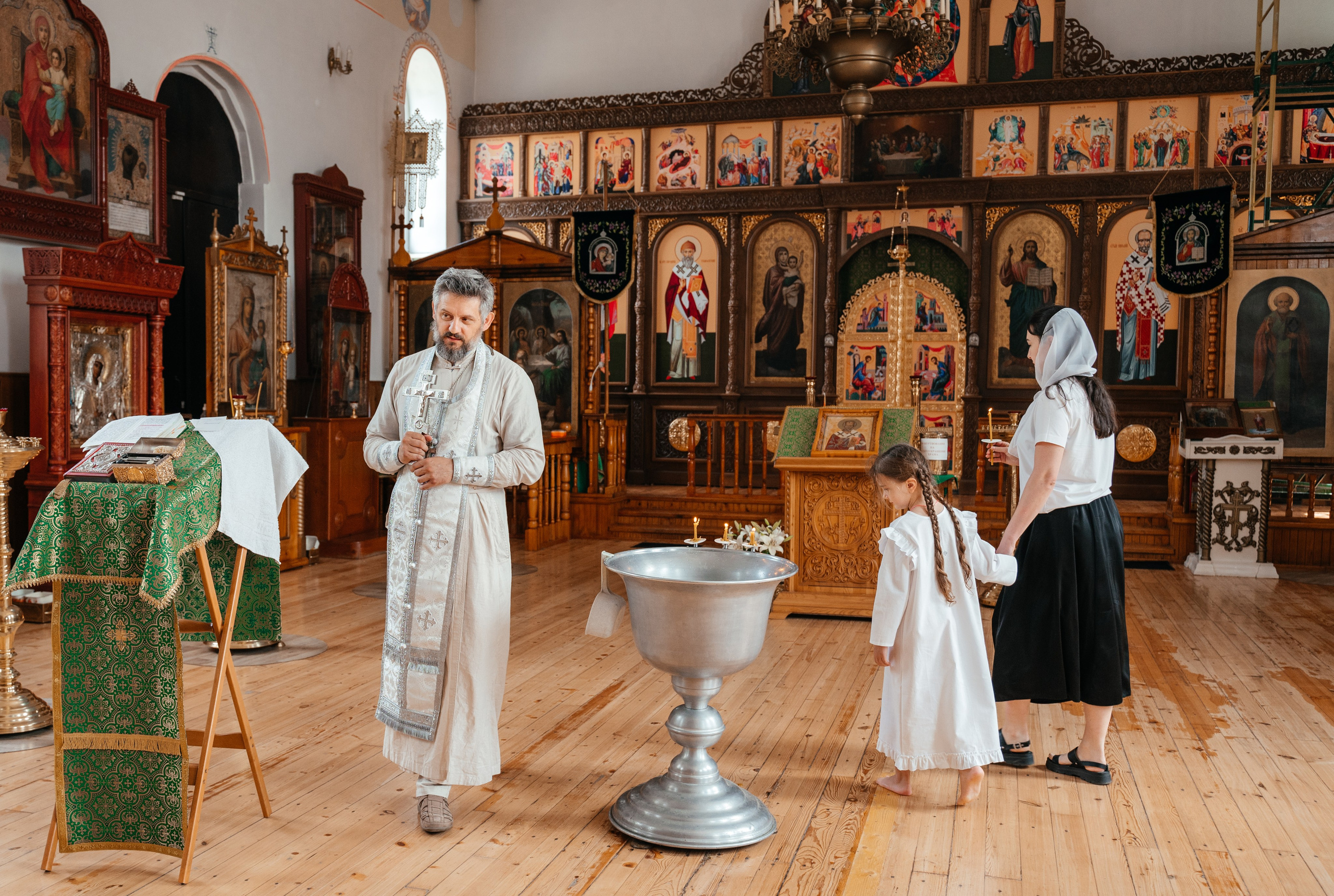 Крещение Киры. Храм Святителя Николая Чудотворца. Краснослободск. Свадебный и семейный фотограф в Волгограде Семисотнова Камилла