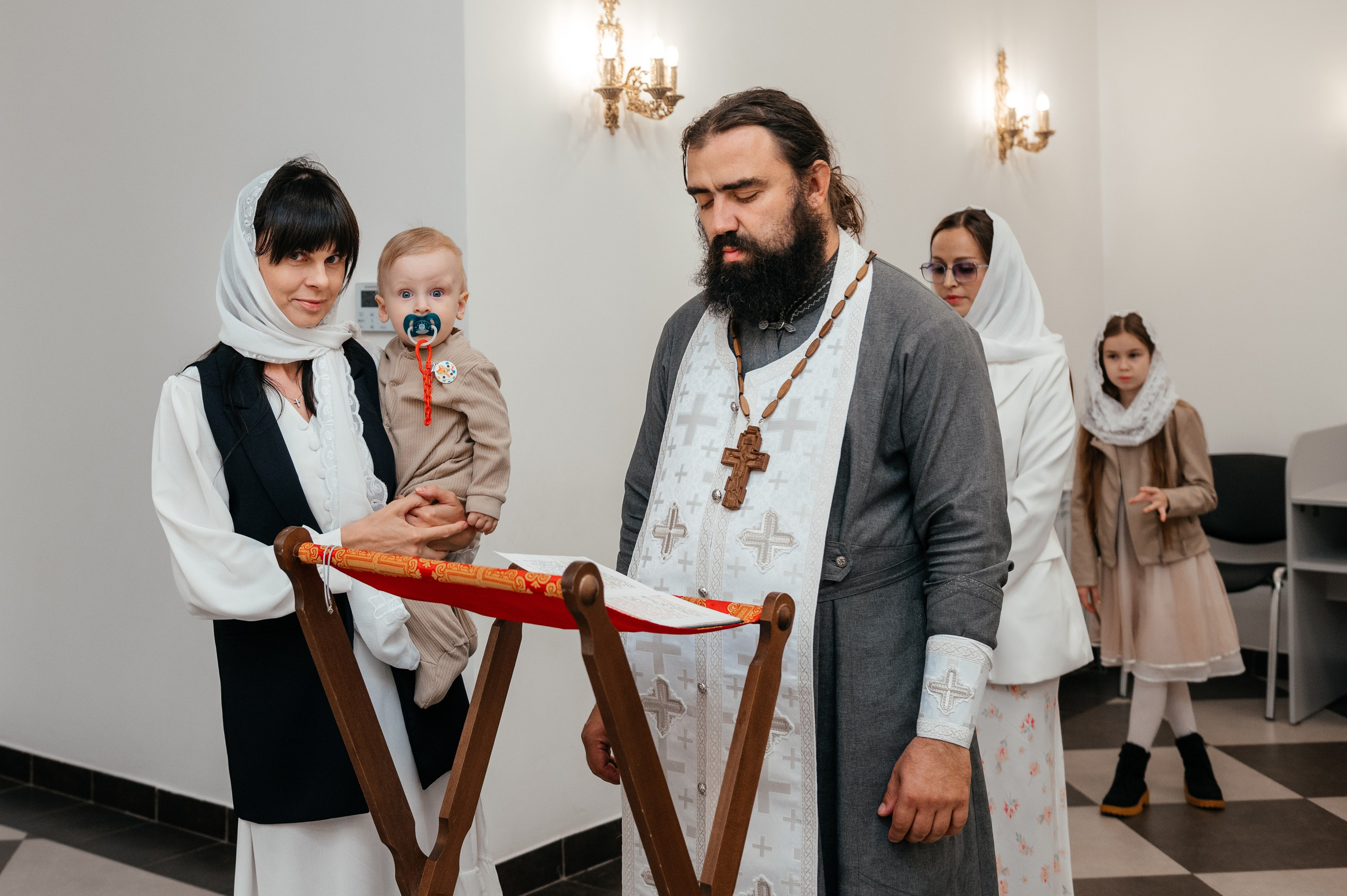 Крещение Никиты. Александро- Невский Собор. Свадебный и семейный фотограф в Волгограде Семисотнова Камилла