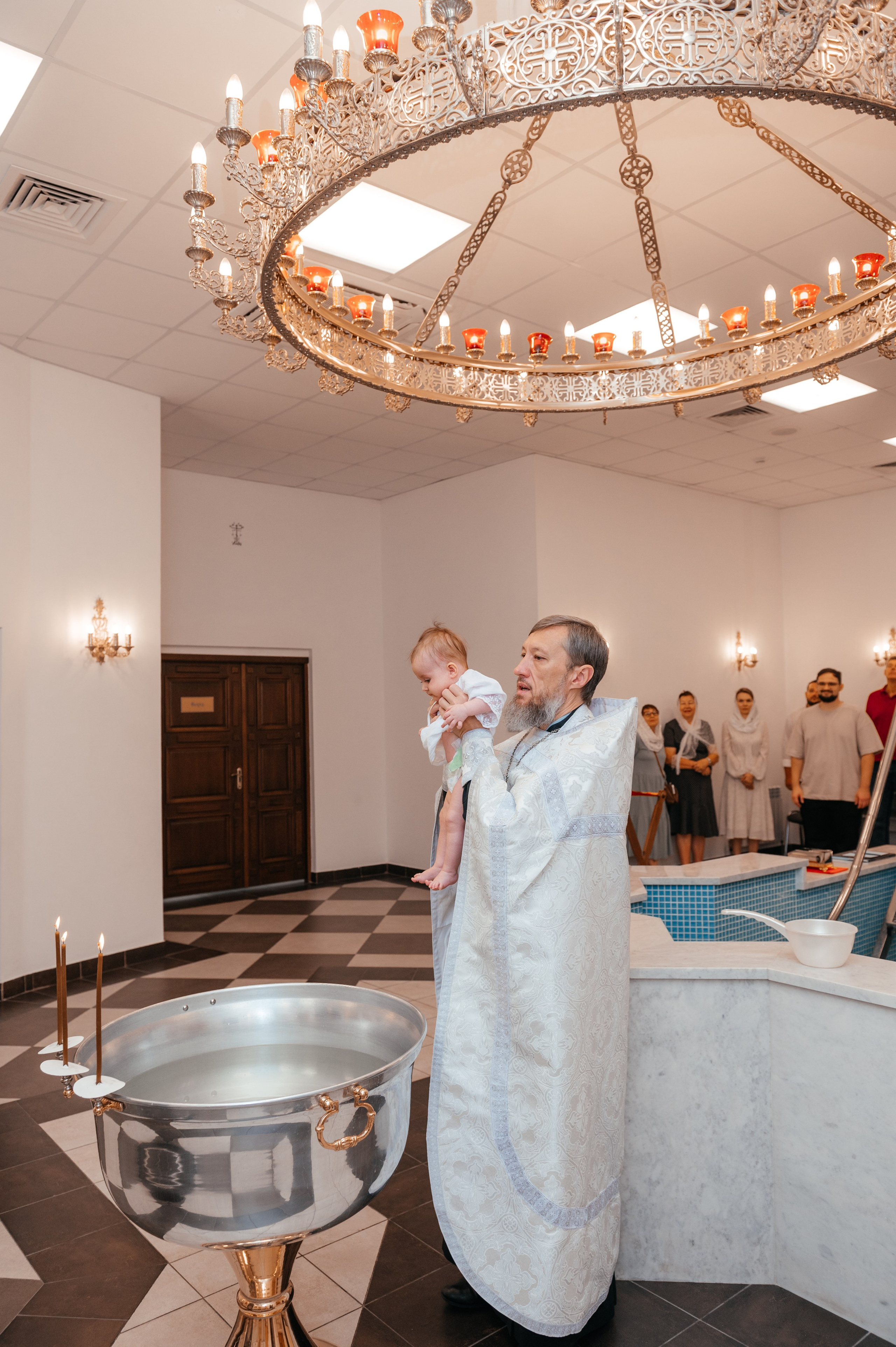 Крещение Ксении. Александро-Невский собор. Свадебный и семейный фотограф в Волгограде Семисотнова Камилла