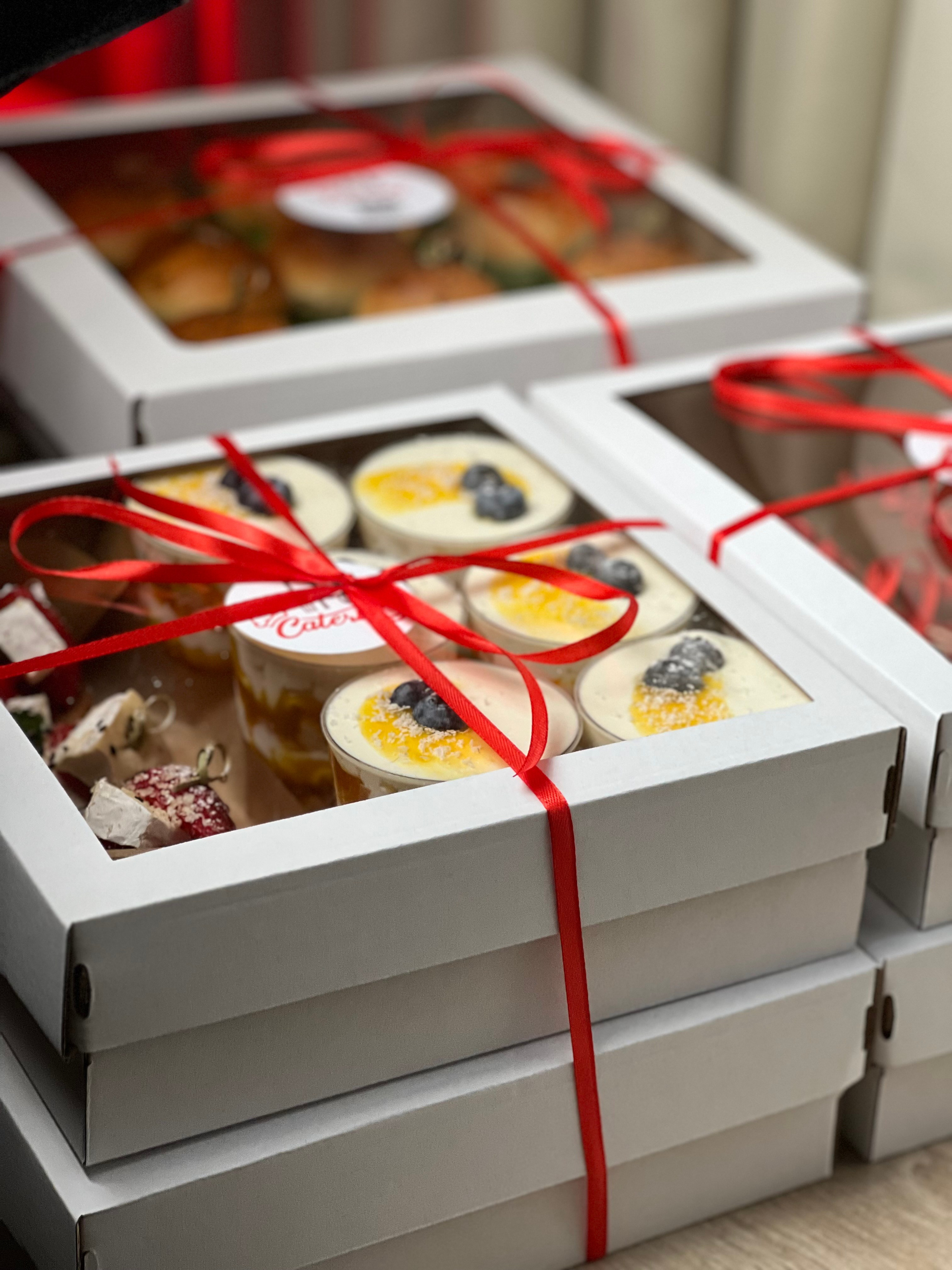 Торты и десерты. Выездной кейтеринг, съедобные букеты, торты и сладости на заказ