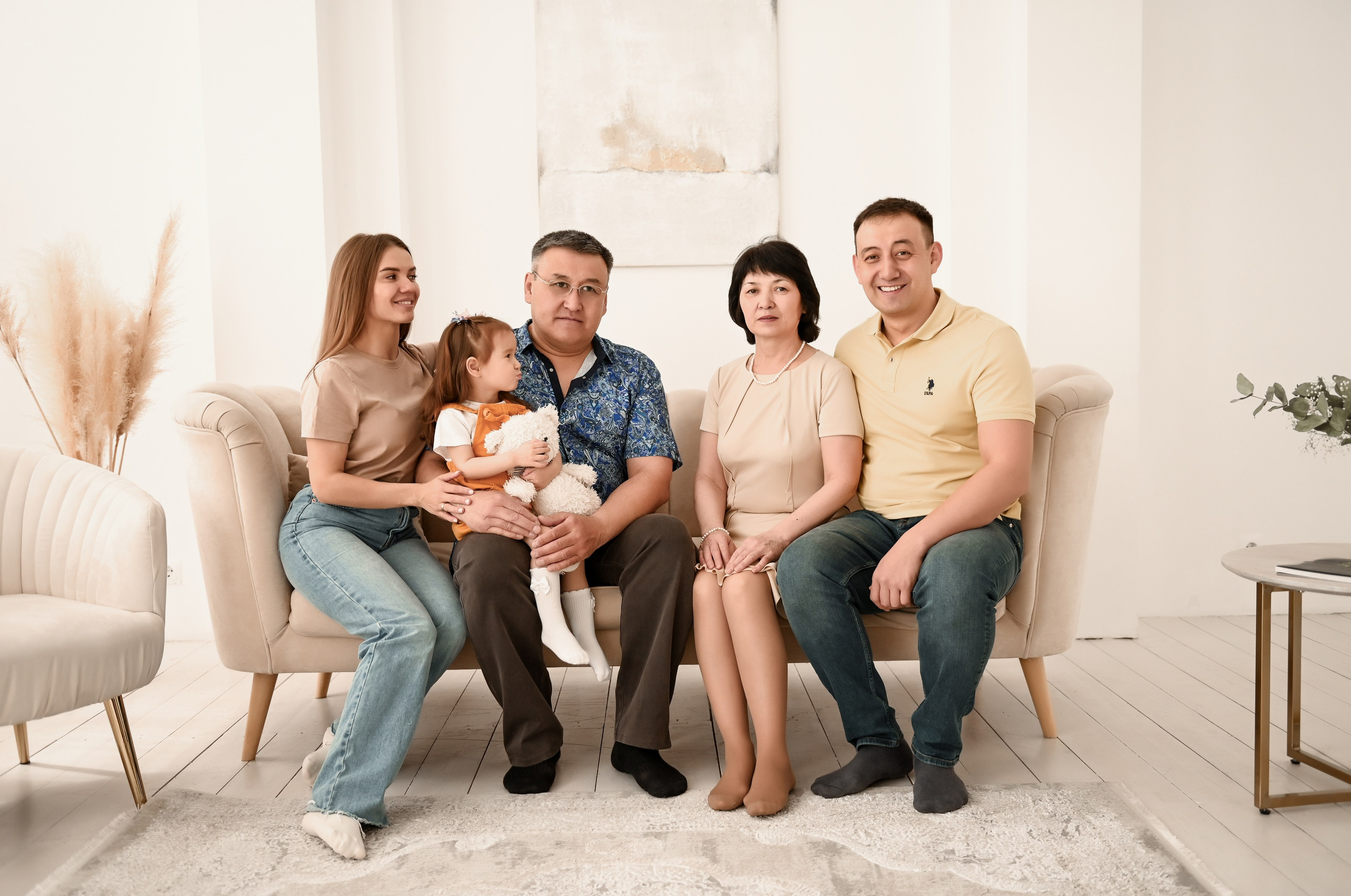 Семейная студийная  фотосессия 2. Свадебный, семейный, детский, контент фотограф в Омске Максим Ильин