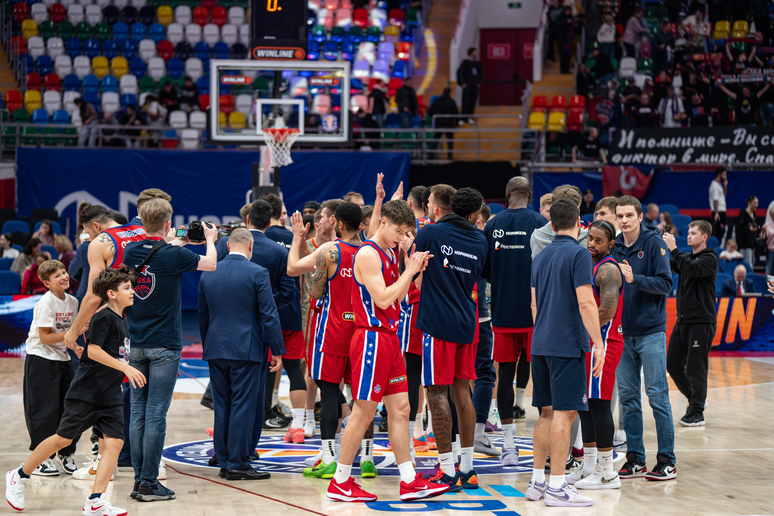 ЦСКА-Уралмаш (29.10.25). Автомобильный фотограф Шакая Кирилл