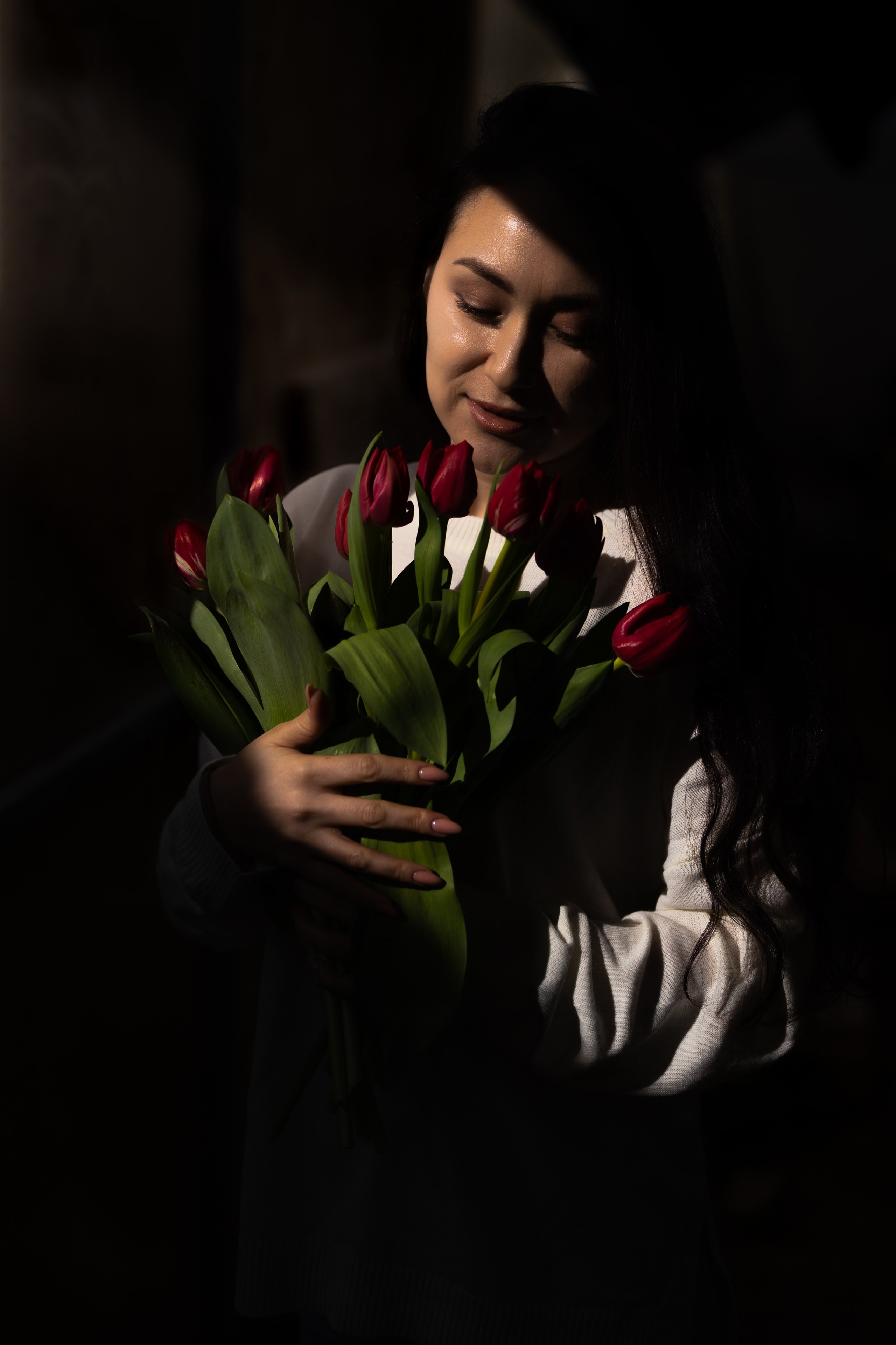 Фотосессия в теплице с тюльпанами. Свадебный фотограф Астрахань