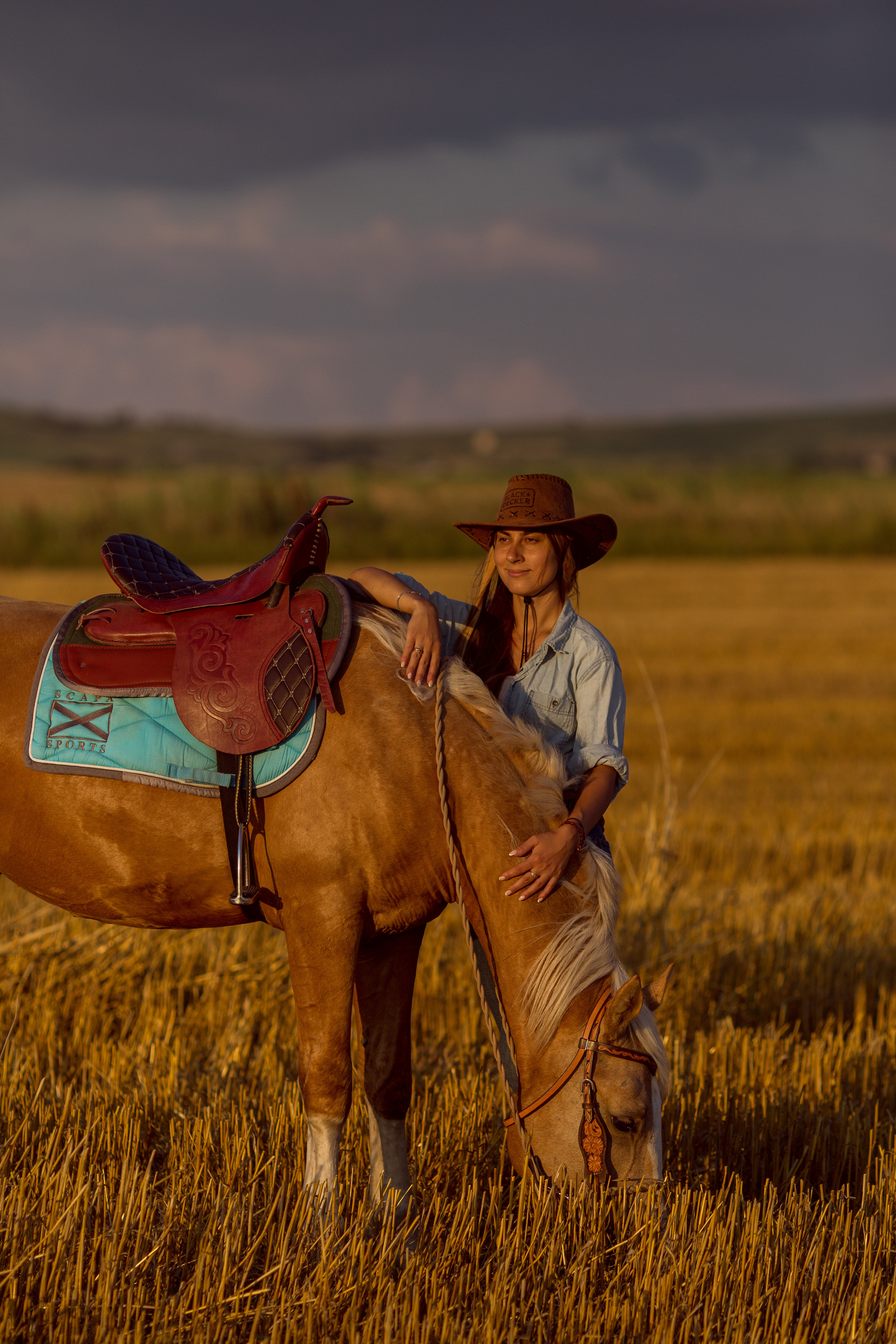 Фотосессия с лошадью на закате