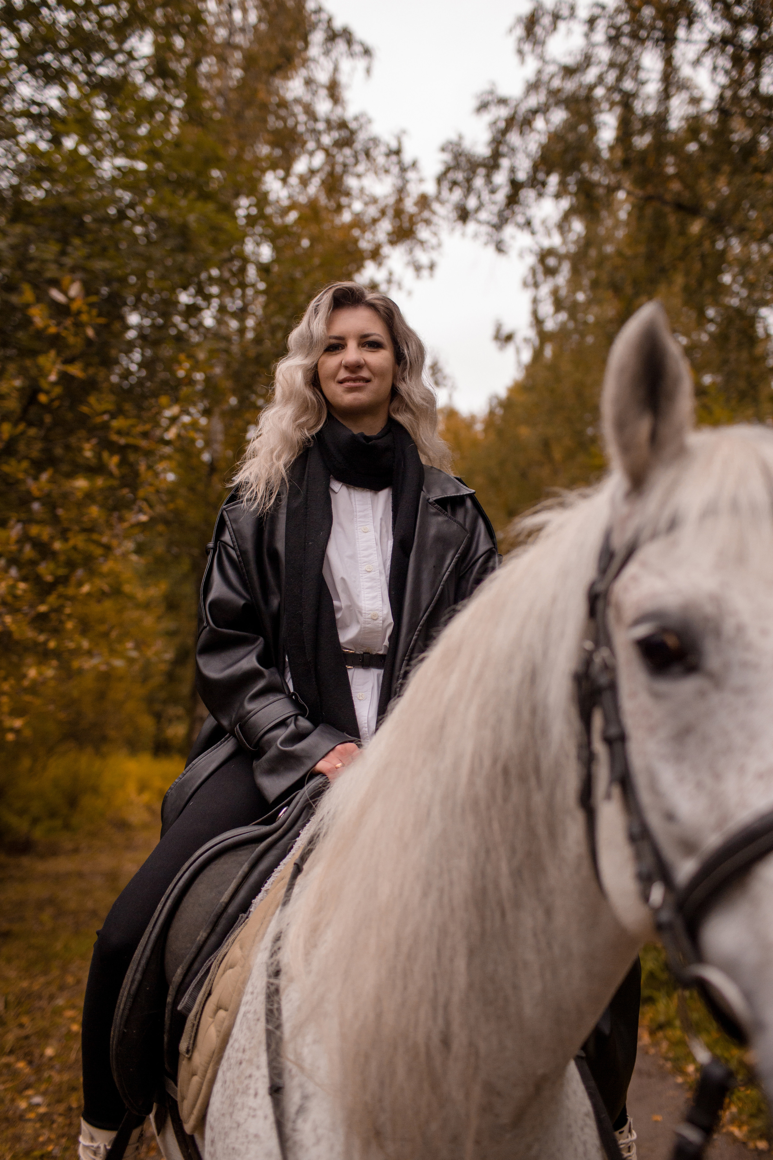 Фотосессия осень с лошадью в парке