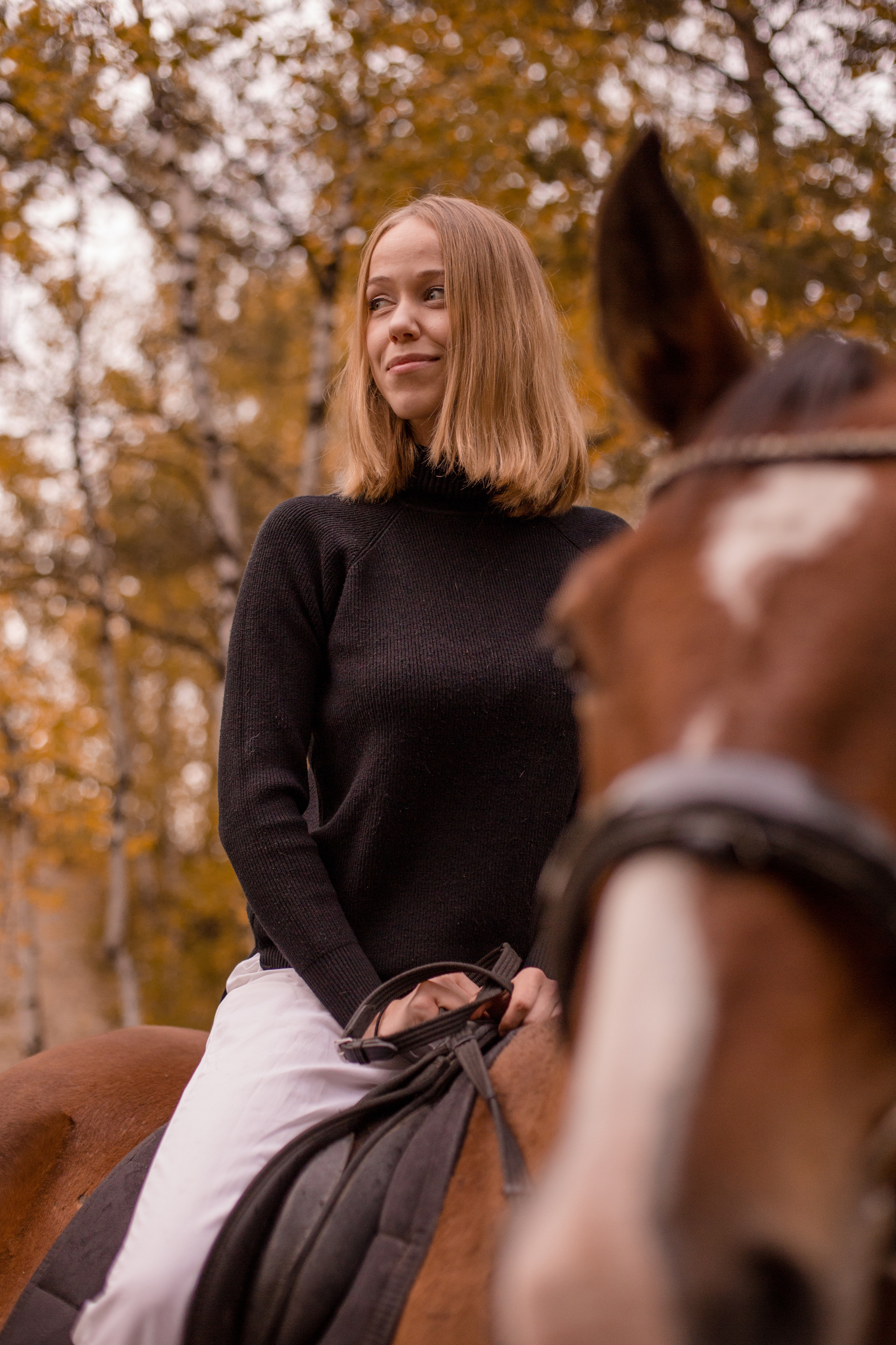 Фотосессия на море с трюковой лошадью