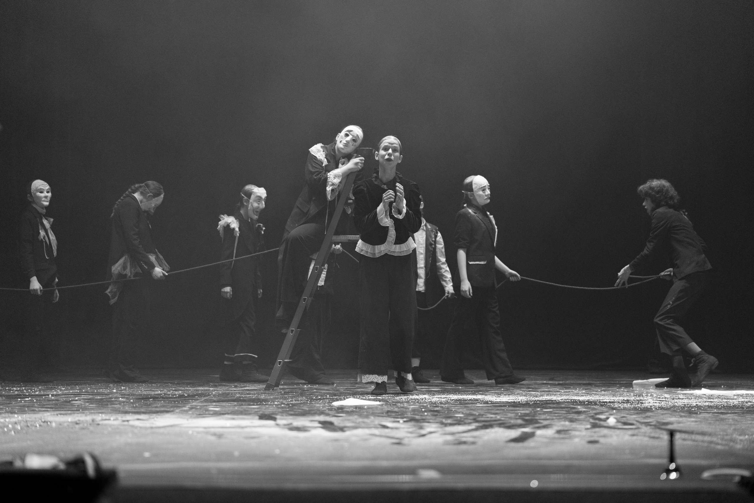 Гоголь. Зарисовки. Фотограф Сергей Ловкий