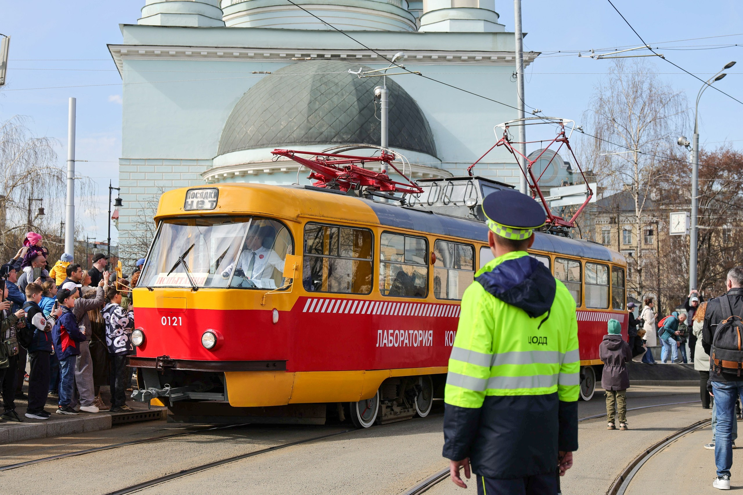 Парад трамваев. Репортажный, архитектурный, театральный и файн-арт фотограф Лена Мельникова в Москве