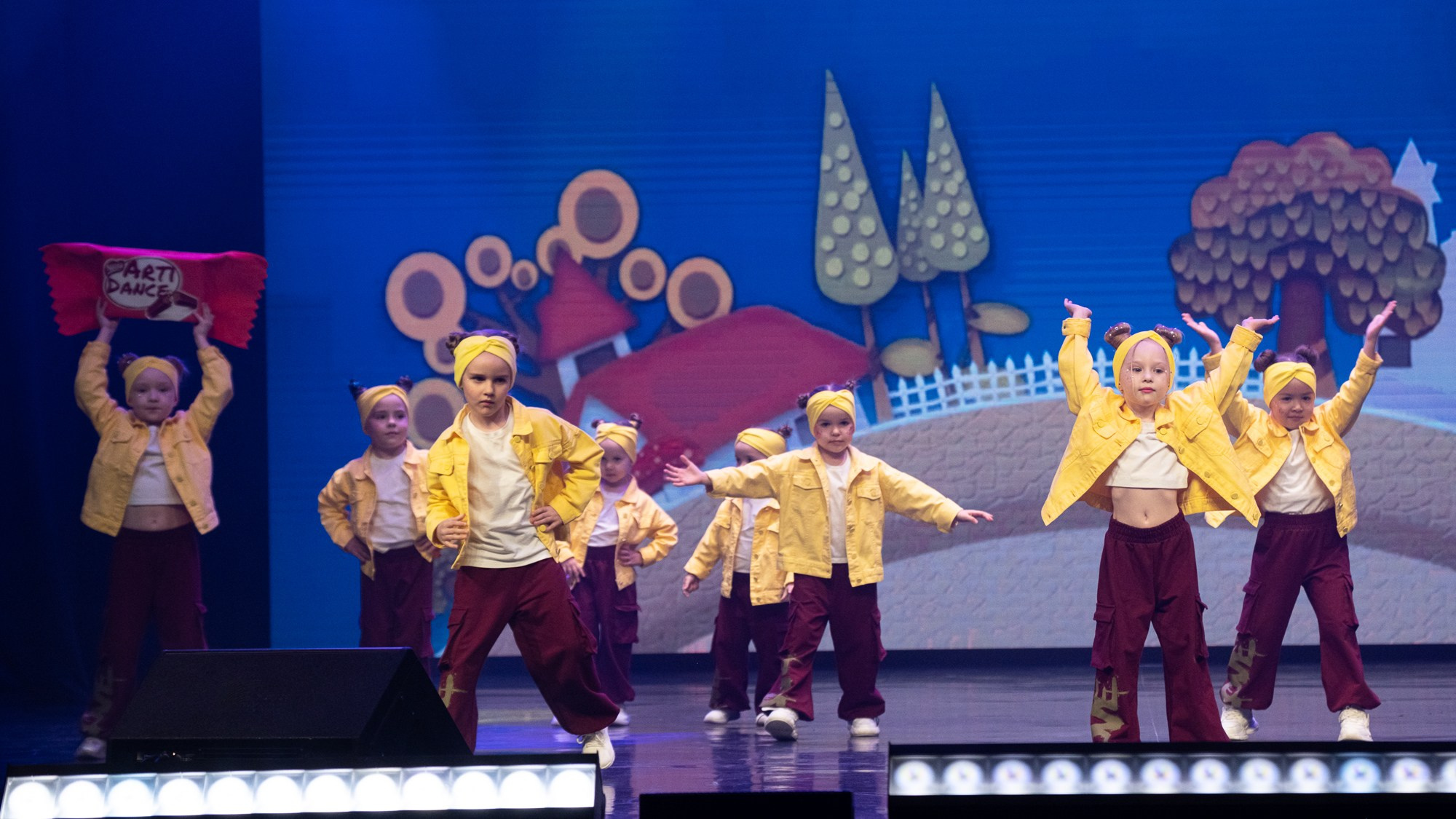 Отчетный концерт студии танца ARTIDANCE. Репортажный фотограф в Казани Павел Серпокрылов