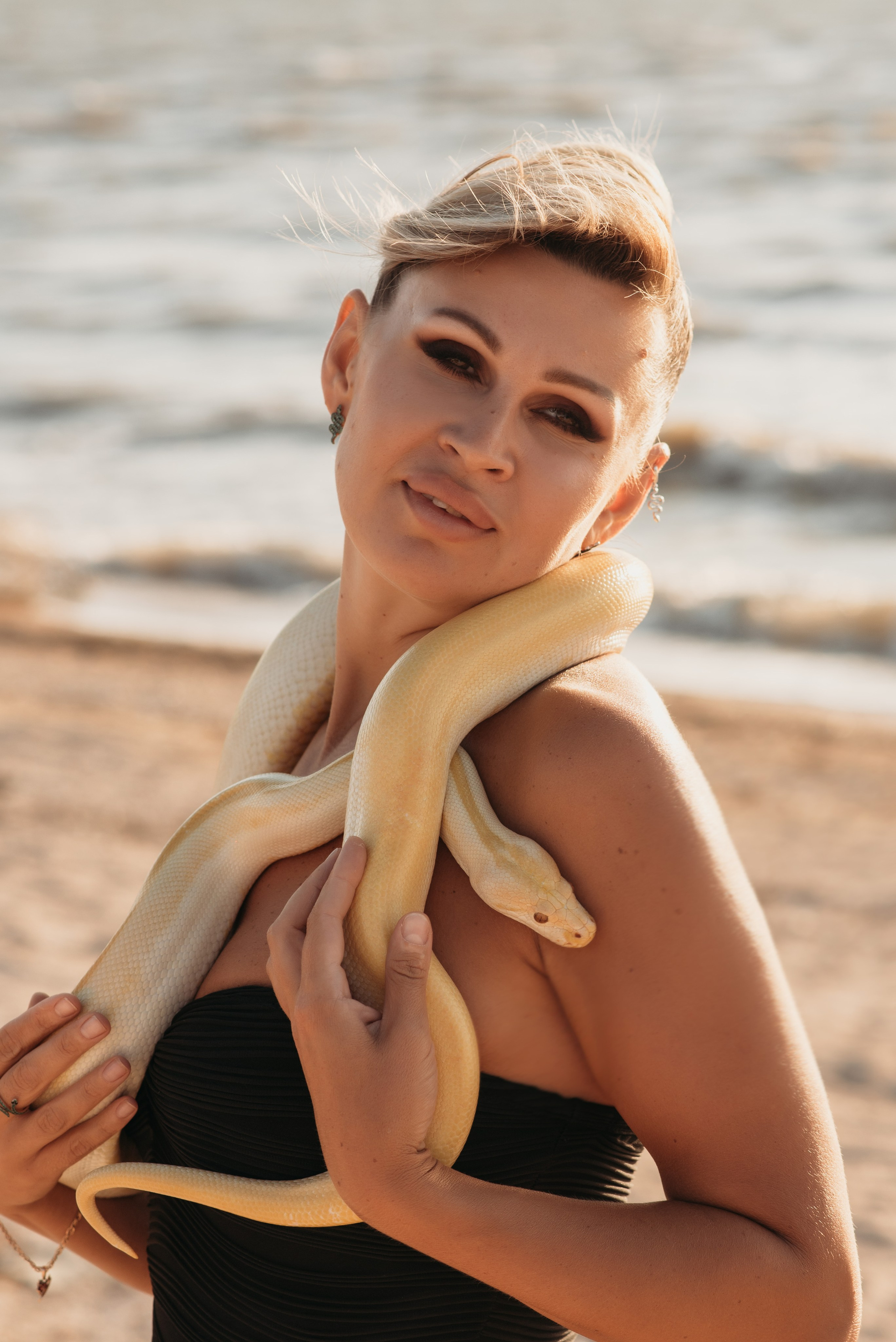 Фотодень со змеей. Детский и семейный фотограф выпускной альбом Приморско-Ахтарск