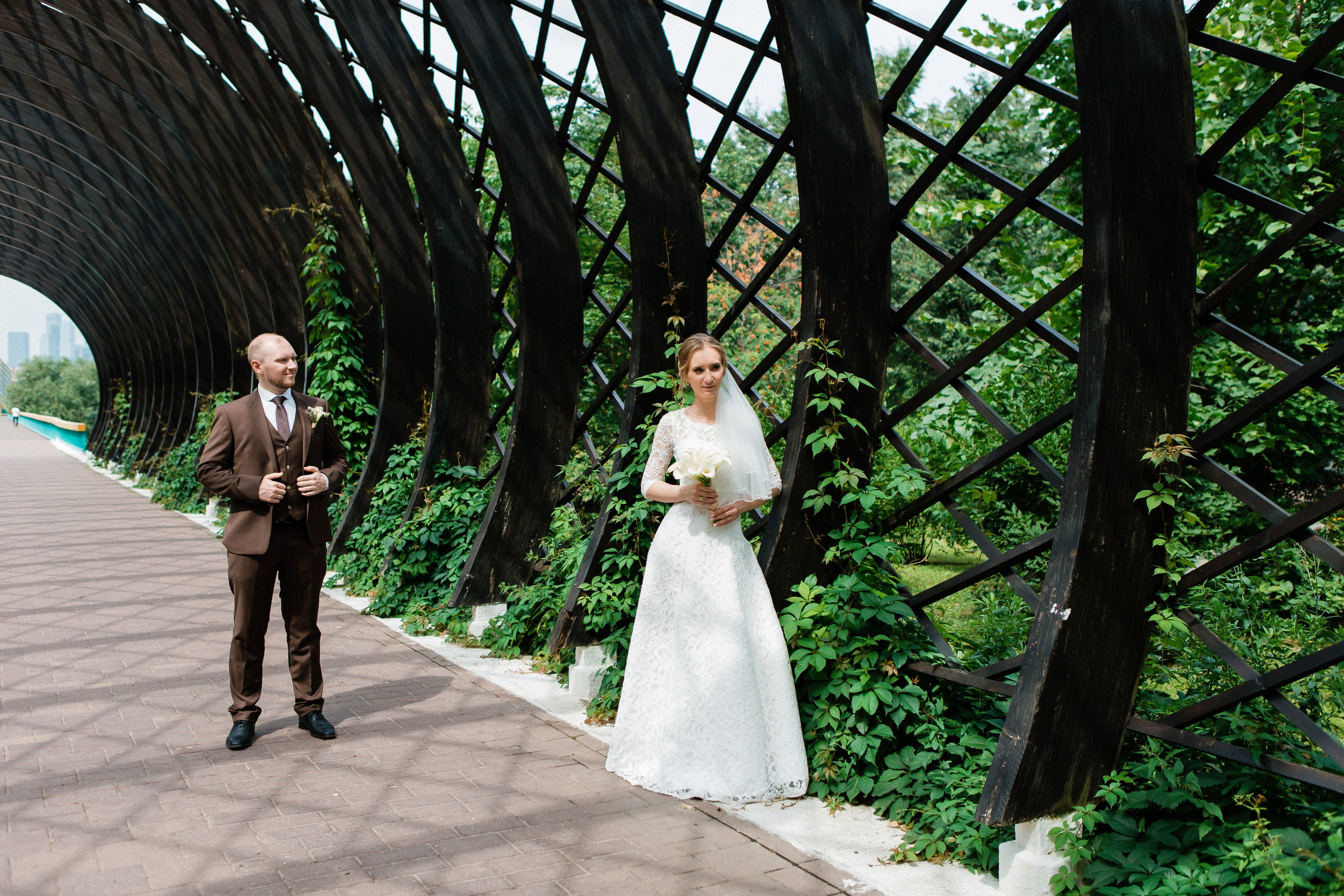 Свадебная фотосессия Сергея и Елены. Наш свадебный день. Видеосъемка и фотосъемка свадеб. Фотограф и оператор на свадьбу. Видеосъемка подкастов, собственная видео-фотостудии. Предметная фотосъемка