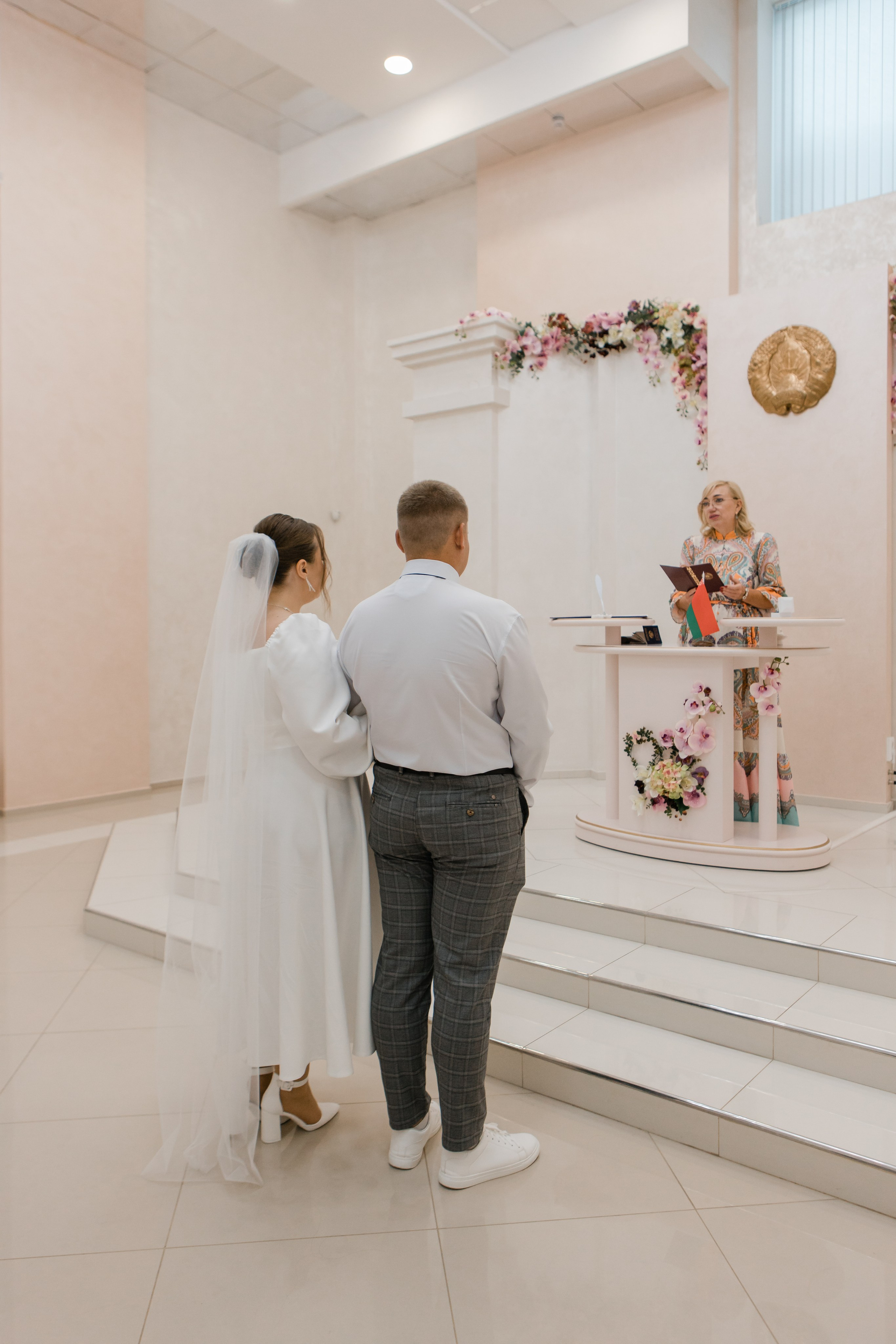 Отдел ЗАГС Администрации Московского района. Видеосъемка и фотосъемка свадеб. Фотограф и оператор на свадьбу. Видеосъемка подкастов, собственная видео-фотостудии. Предметная фотосъемка