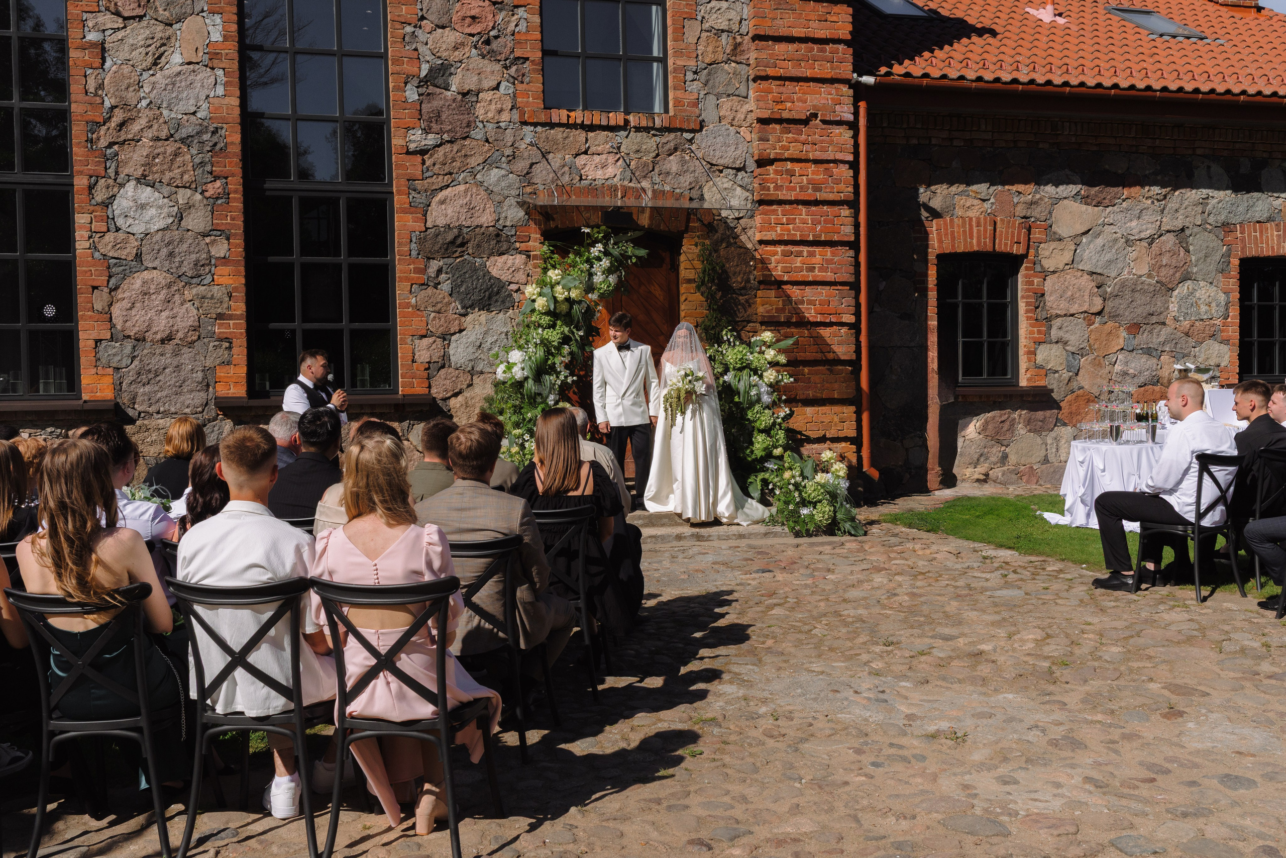 Свадебная фотосъемка в «Двор Стайки»