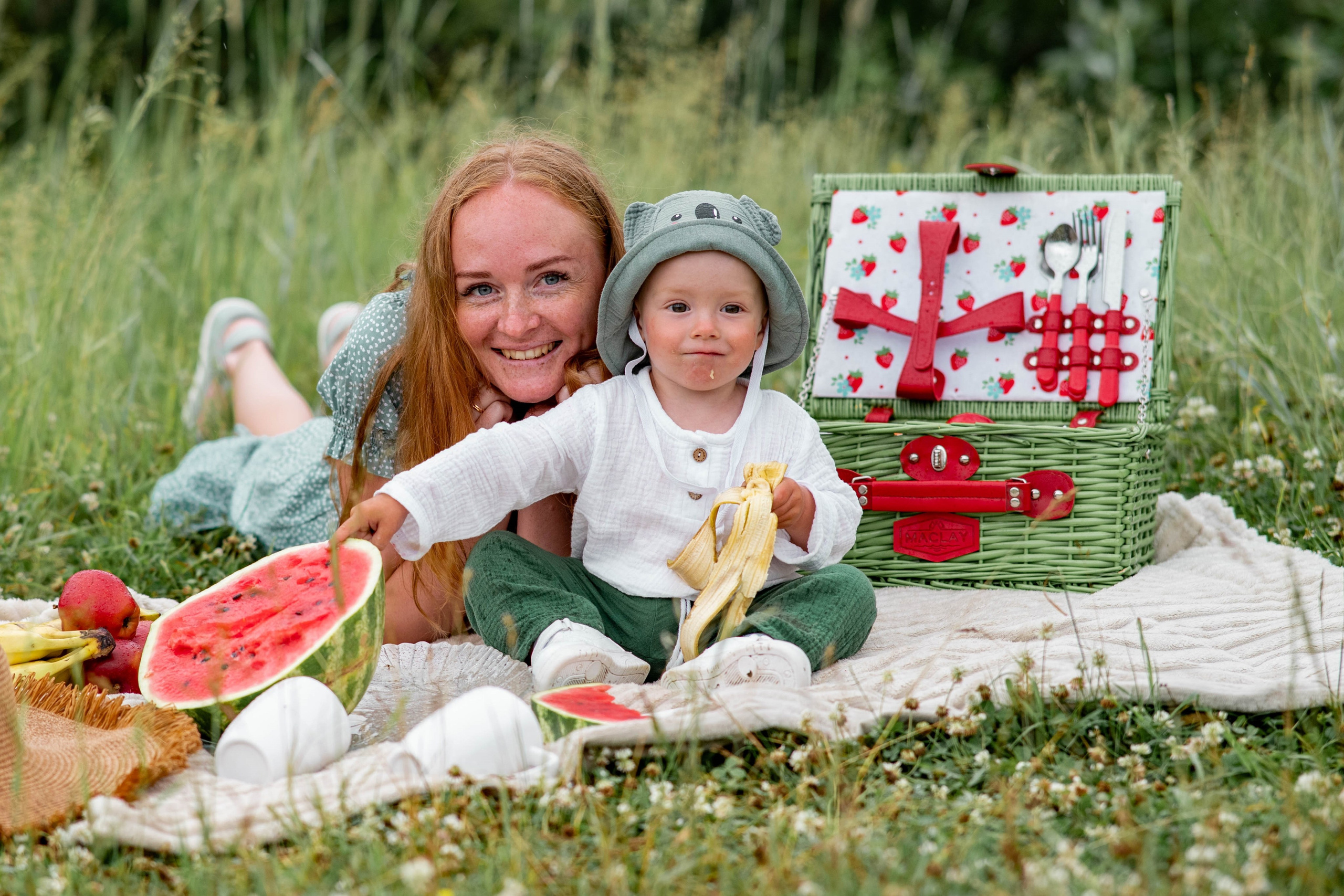 Молодая семья в лесной зоне. Семейный и свадебный фотограф в Абакане Юлия Су