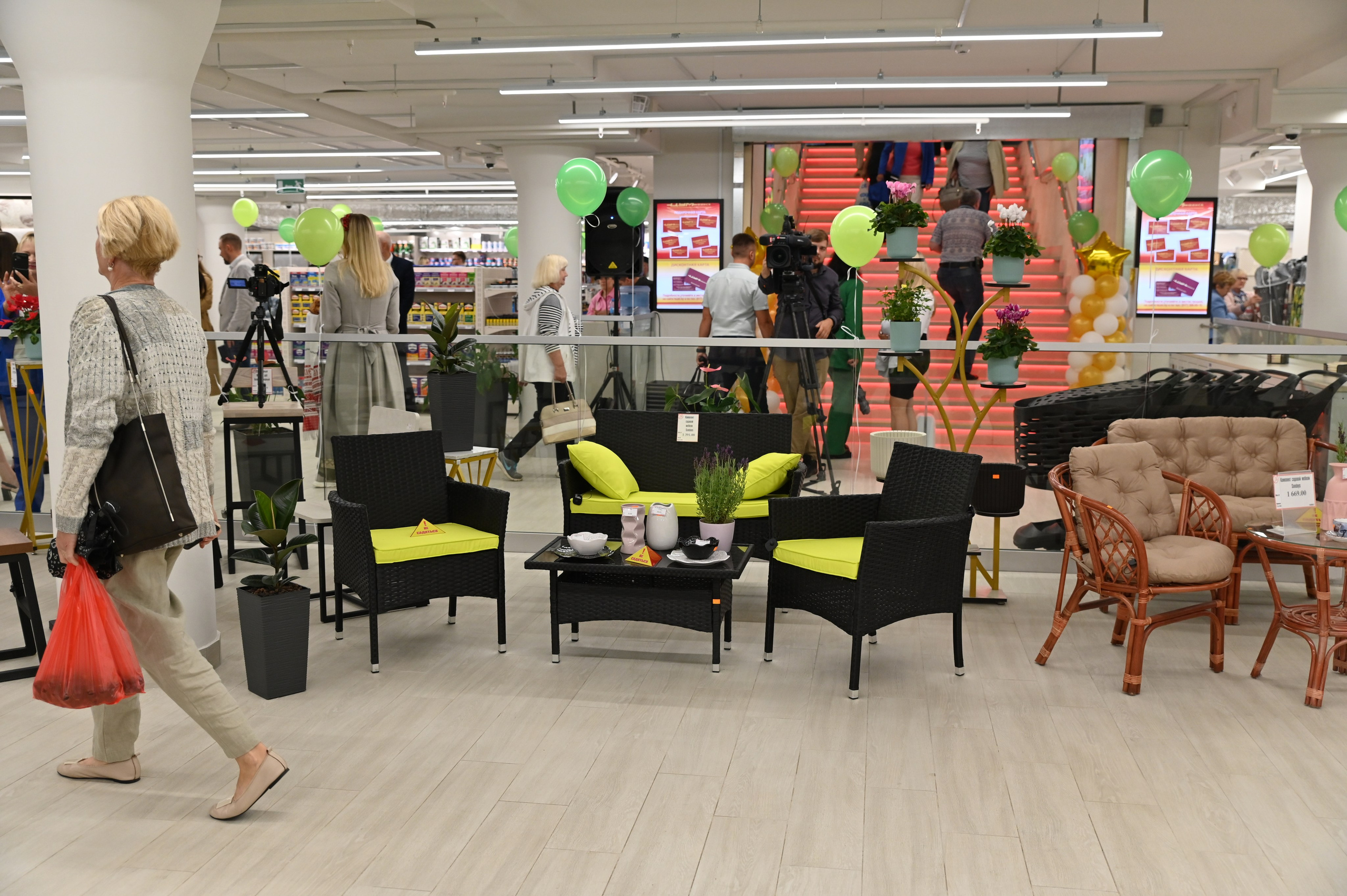 Репортажная съемка с открытия магазина. Фотоуслуги, услуги фотографа, фотографирование важных событий