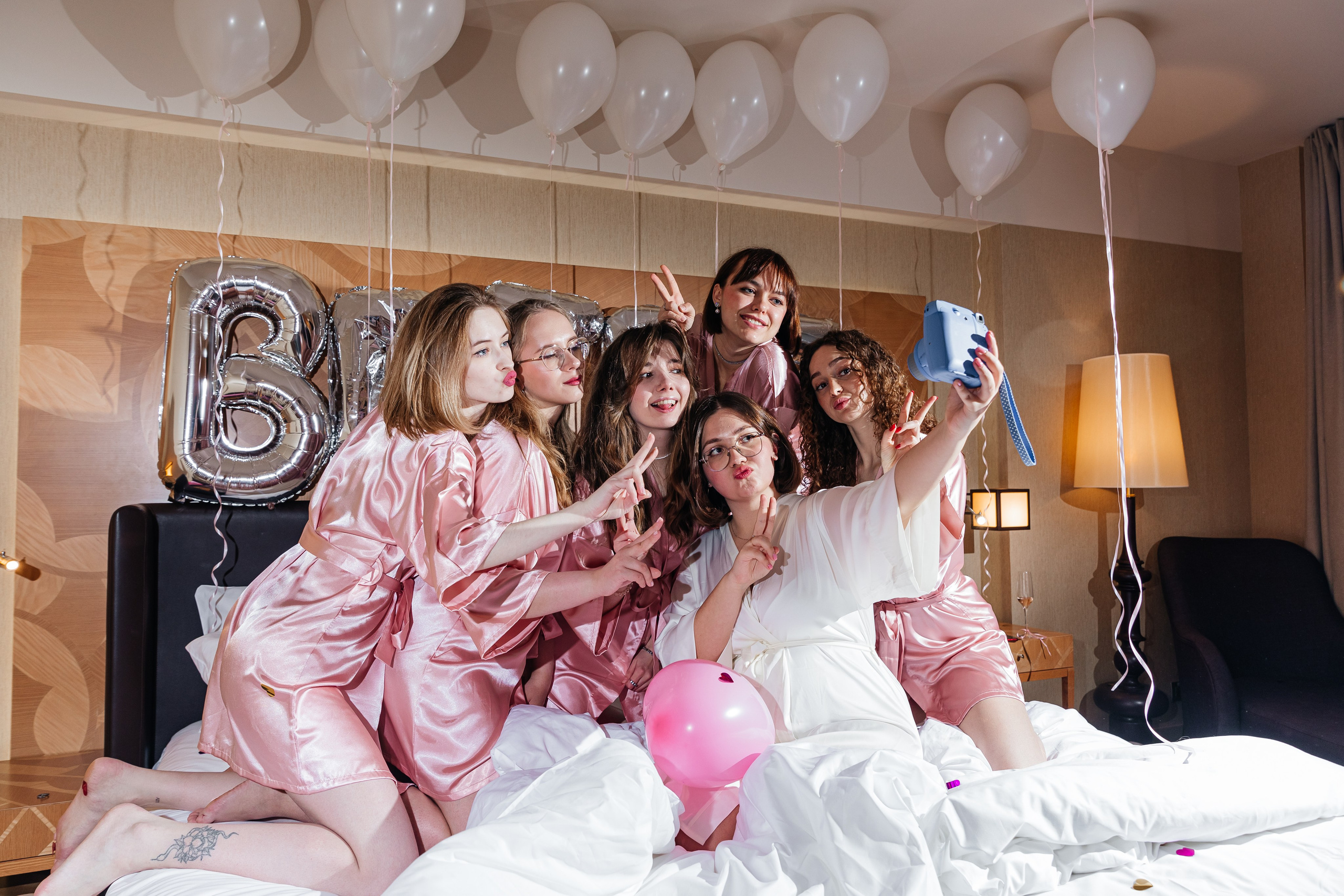 Девичник Crown Hotel. Семейный фотограф в Санкт-Петербурге Ева Маркова