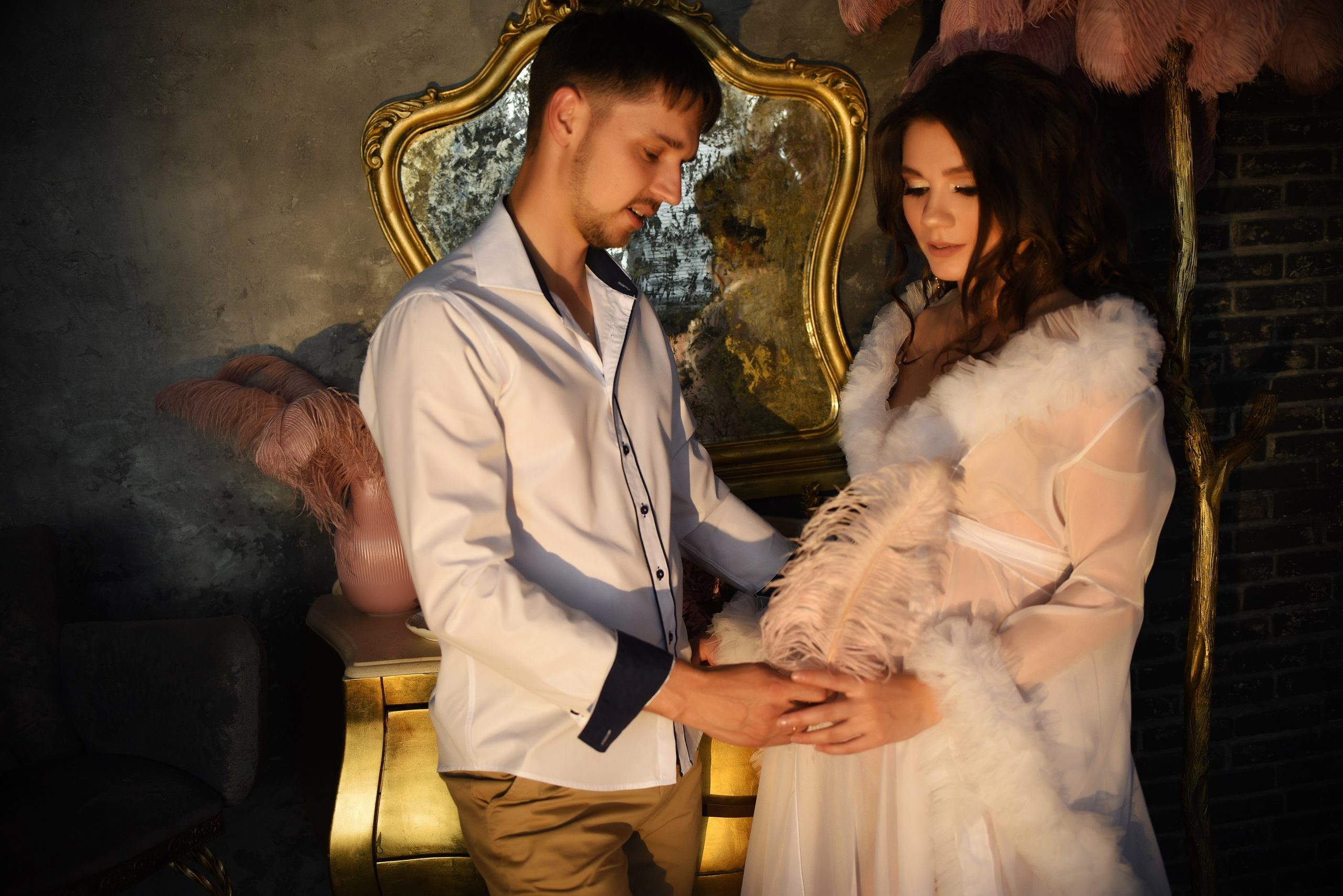 Фотосессия беременности студийная съемка. Свадебный, семейный, детский, контент фотограф в Омске Максим Ильин