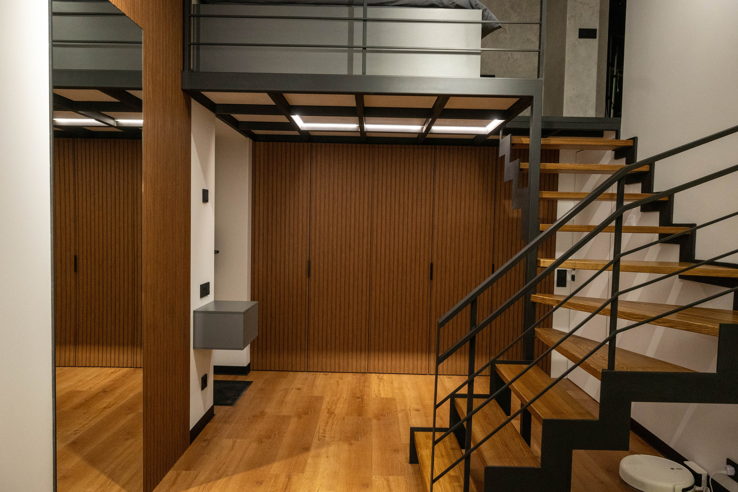 The apartment is on two levels. Fotograf Dmitrii Donets