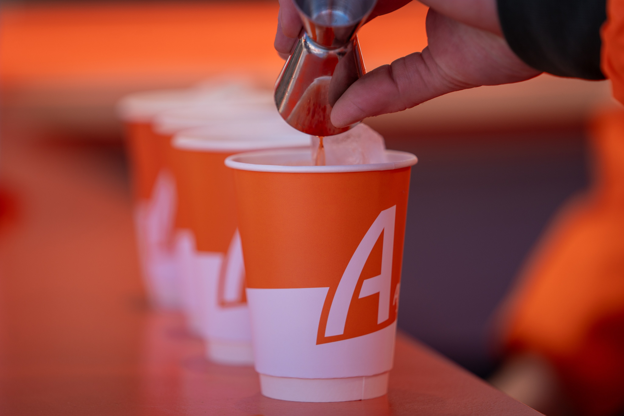 Фотоотчет партнерской интеграции Aperol Spritz на Роза Фест 2025. Репортажный фотограф в Красной Поляне и Сочи Павлюченко Екатерина