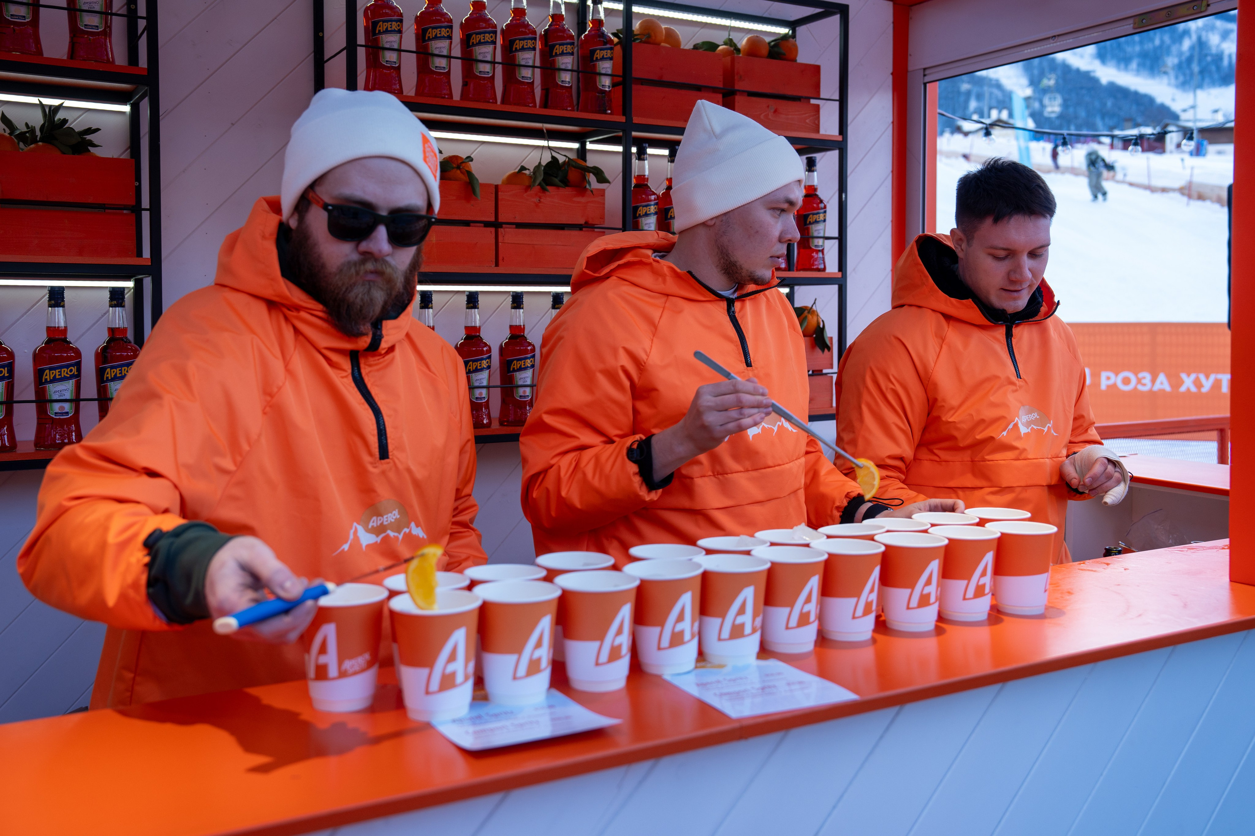 Фотоотчет партнерской интеграции Aperol Spritz на Роза Фест 2025. Репортажный фотограф в Красной Поляне и Сочи Павлюченко Екатерина