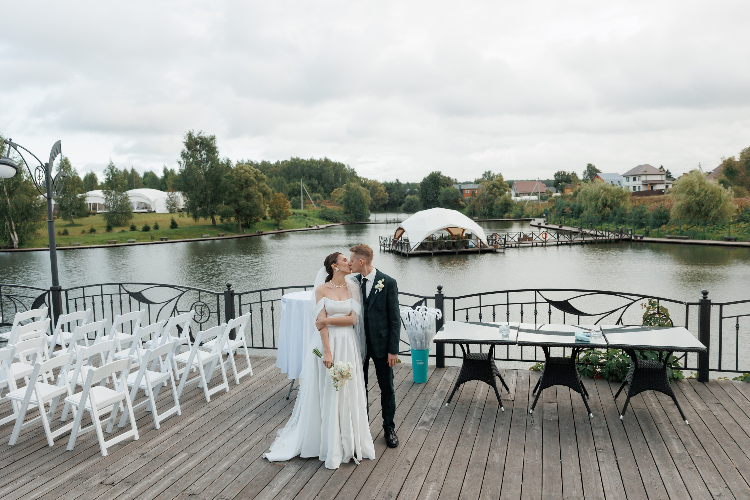 Регистрация в отеле Fish Point, ЗАГС Бутово, прогулка в Остафьево. Свадебный и репортажный фотограф (Москва, Королев и другие)