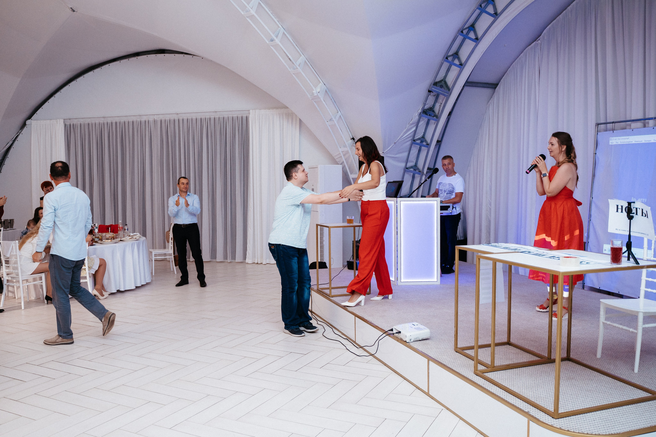 Ави Центр. Свадебный фотограф в Симферополе