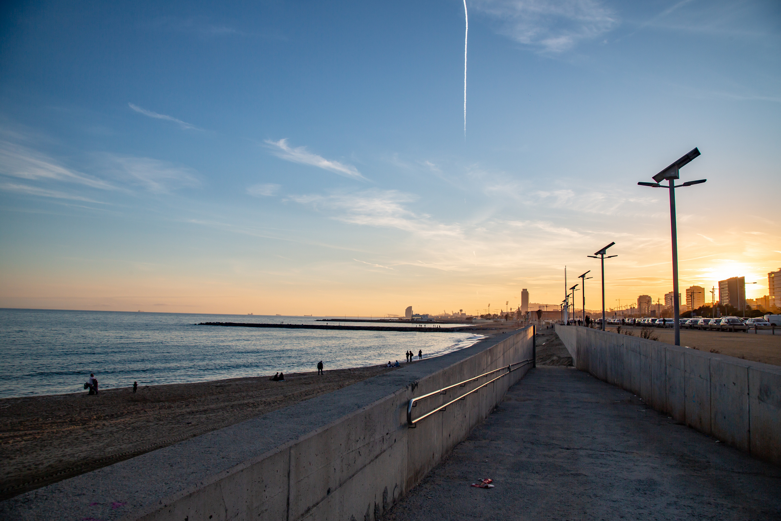 НАБЕРЕЖНАЯ БАРСЕЛОНЫ (EMBANKMENT OF BARCELONA)  в Барселоне, Испания.