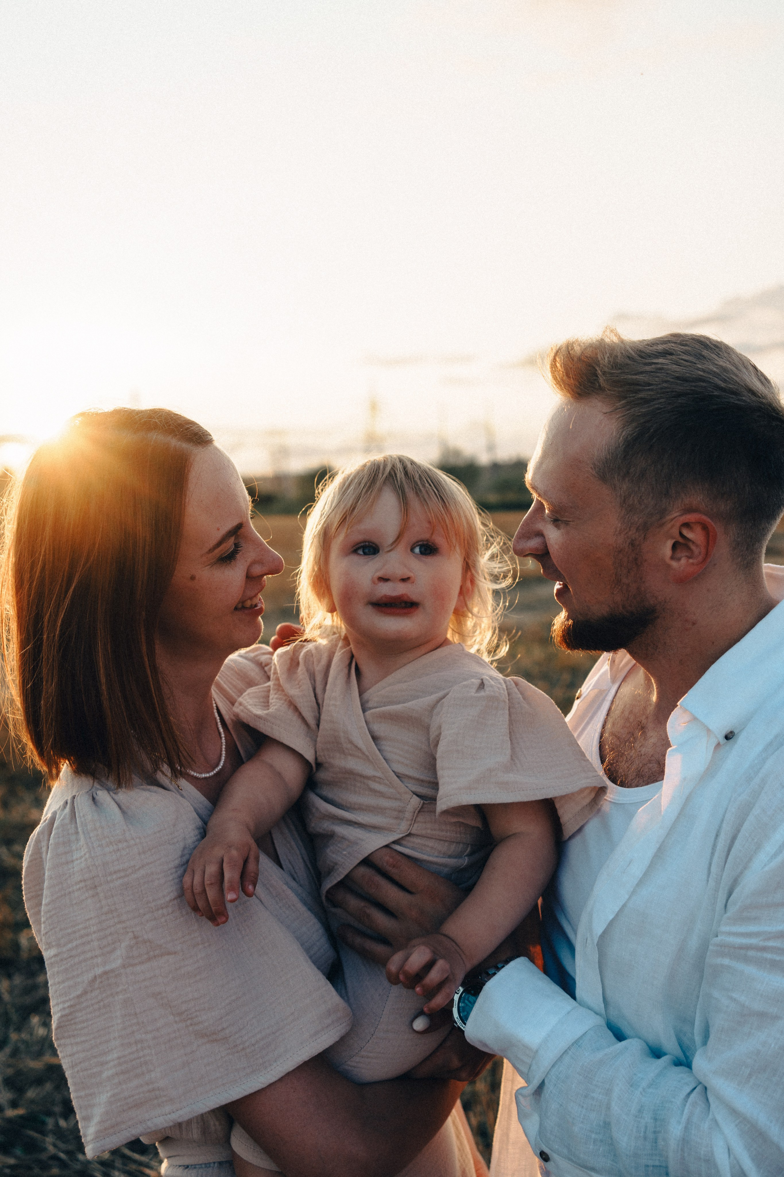 Малышка Арина в полях. Семейный и детский фотограф и видеограф в Москве, Серпухове и Тарусе Валерия Сорокина