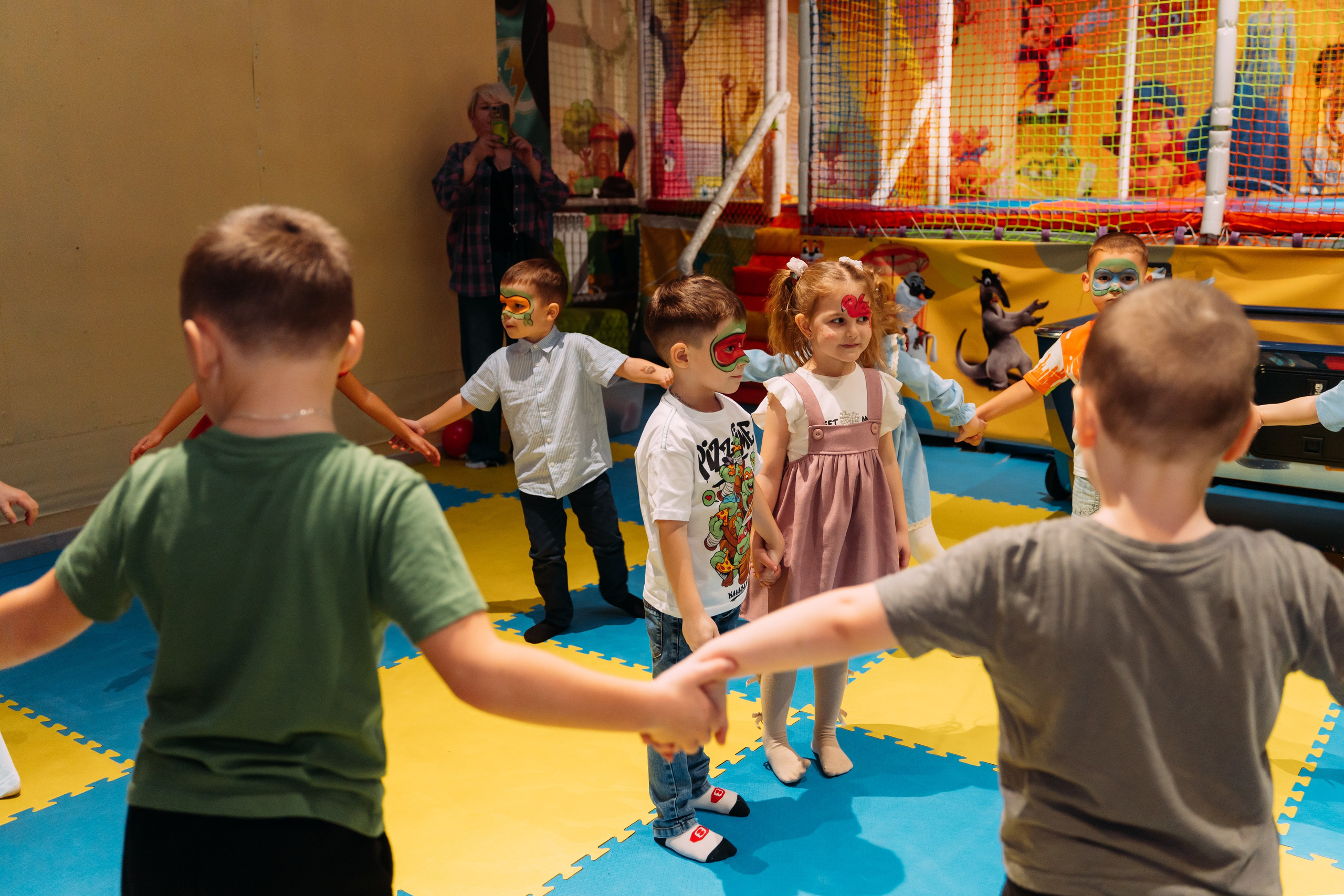 День рождения в игровой. СВАДЕБНЫЙ ФОТОГРАФ КРАСНОЯРСК