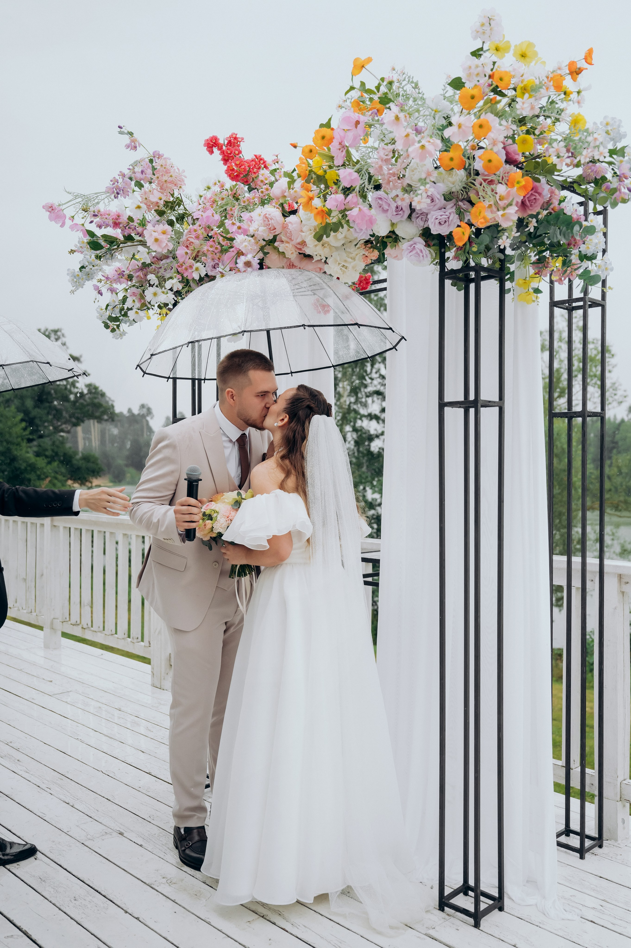 Дождь, Гребнево, любовь. Свадебный и семейный фотограф Виктория Носачёва. Щелково, Москва и МО