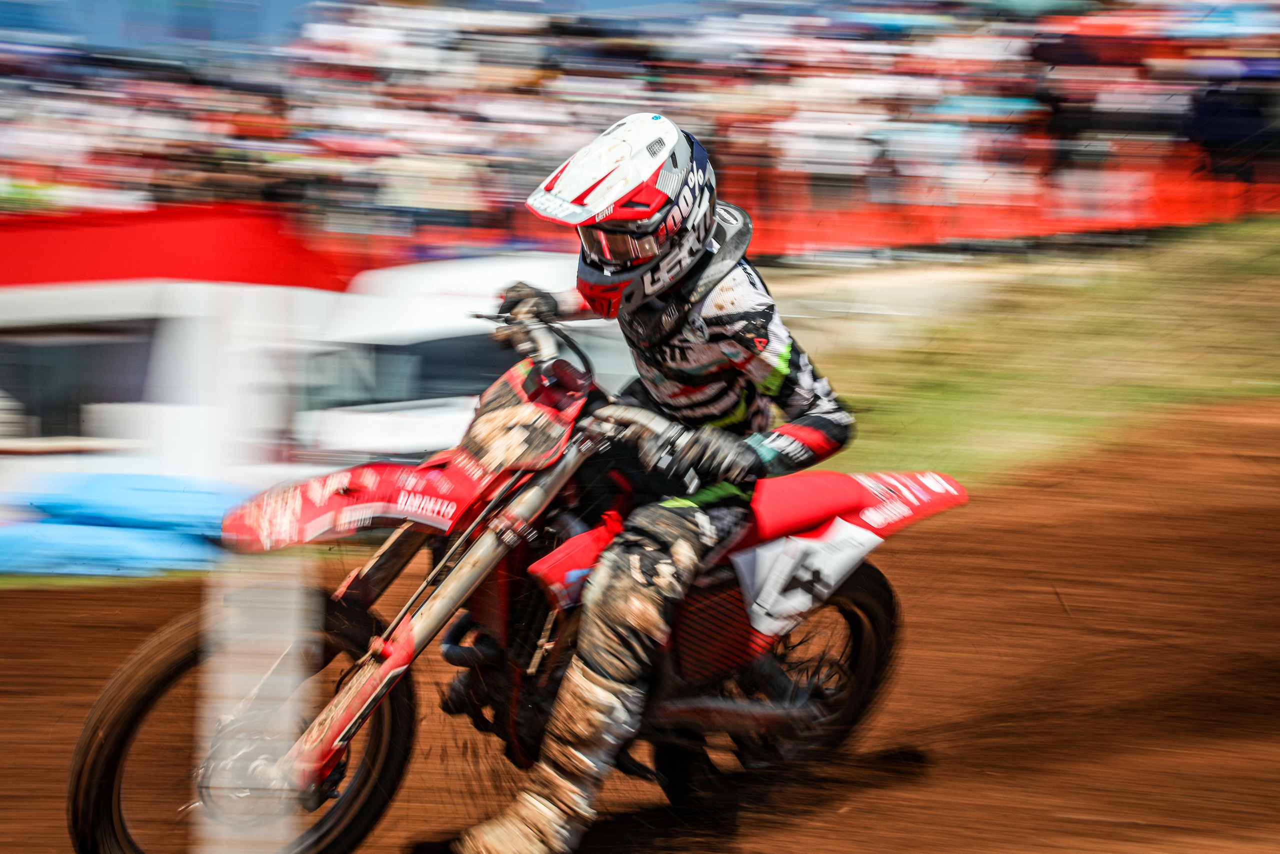 Мотокросс. Спортивный фотограф в Сочи Красной поляне Сергей Канада