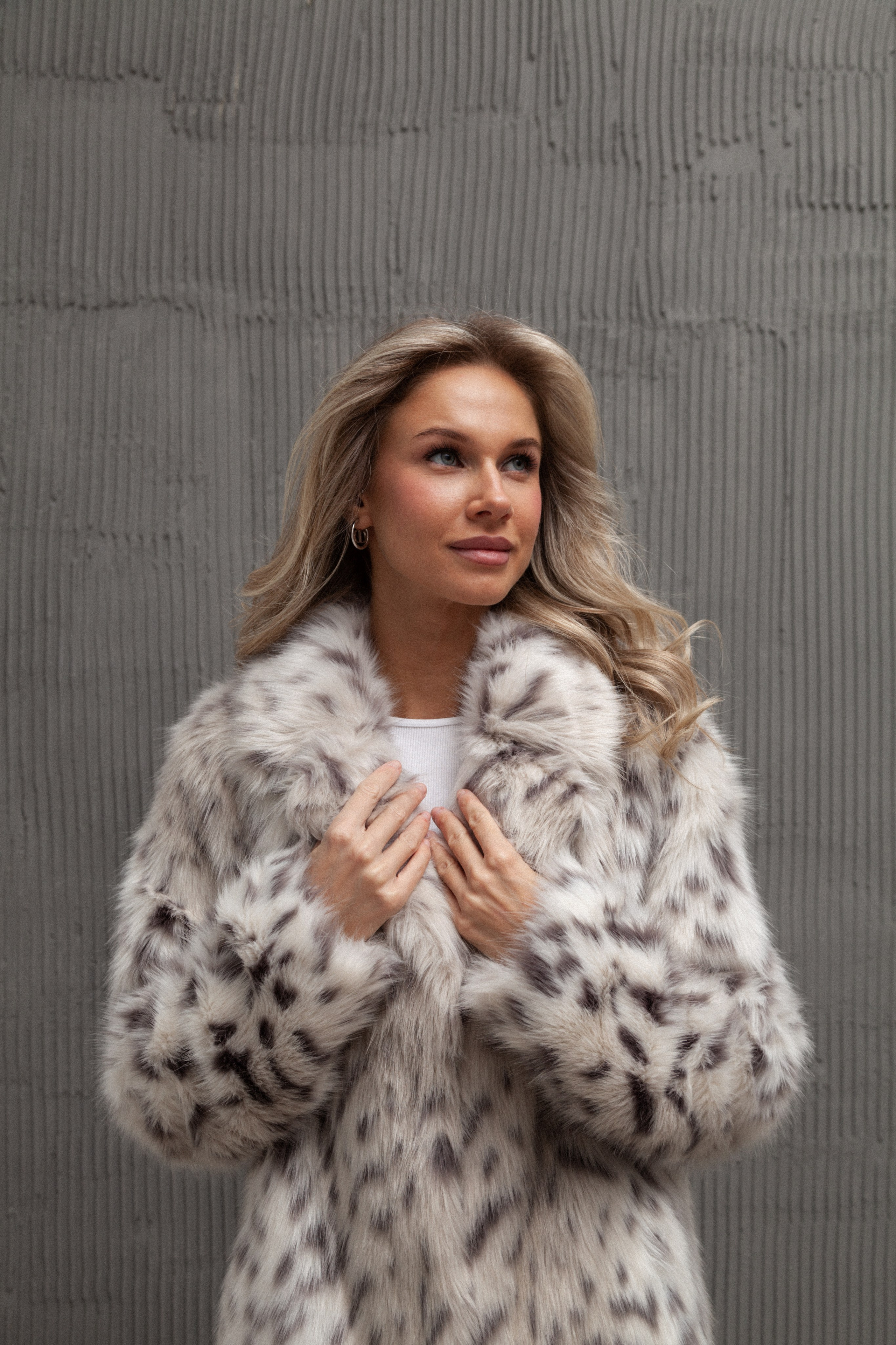 Фотосъемка одежды в Барнауле. Фотограф для бизнеса, маркетплейсов, контента и соцсетей в Барнауле Савинкова Виктория