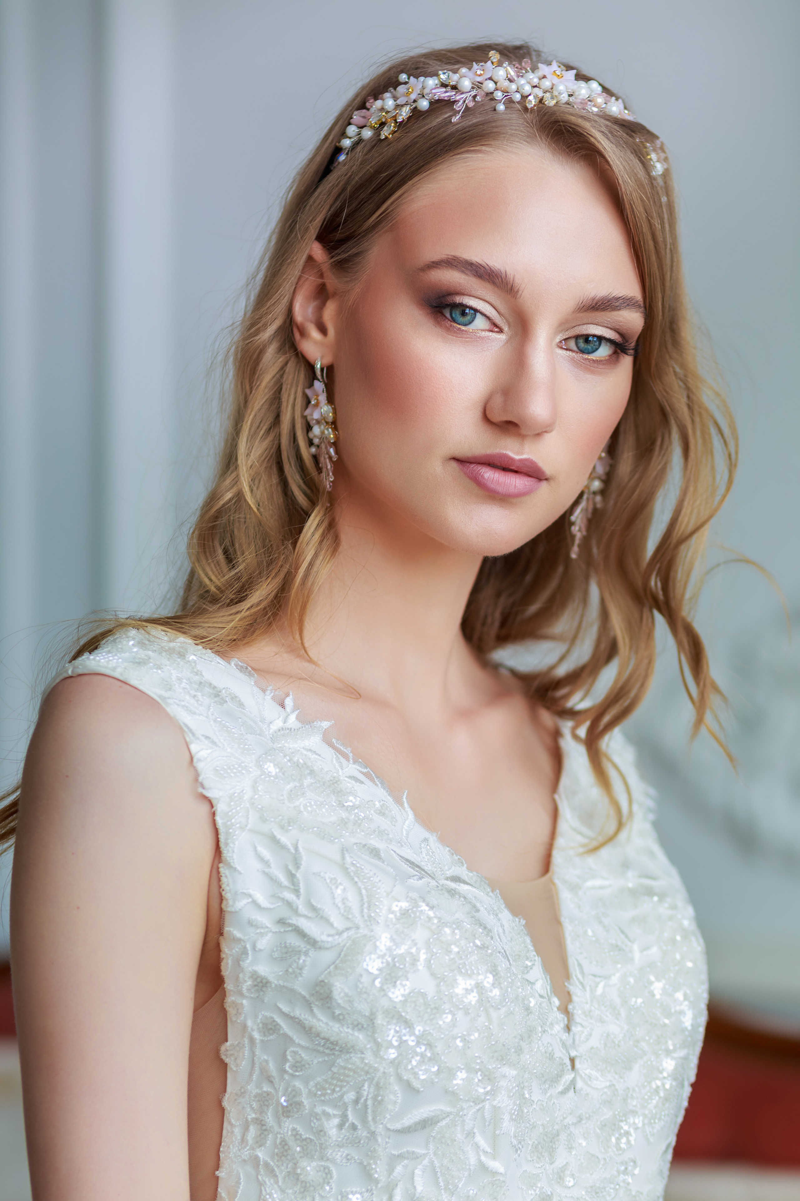 Поясной портрет невесты в студии фотограф Галина Шарапова