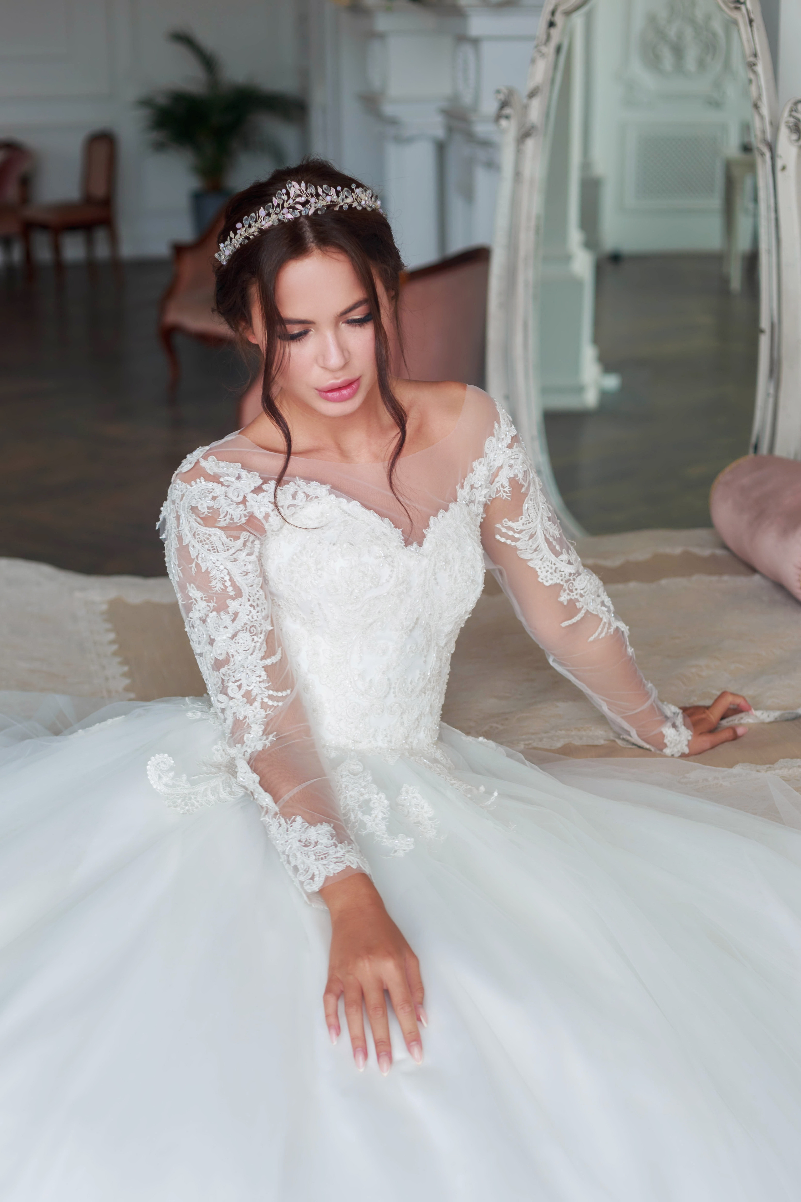 Фотосессия невесты в белой студии фотограф Галина Шарапова