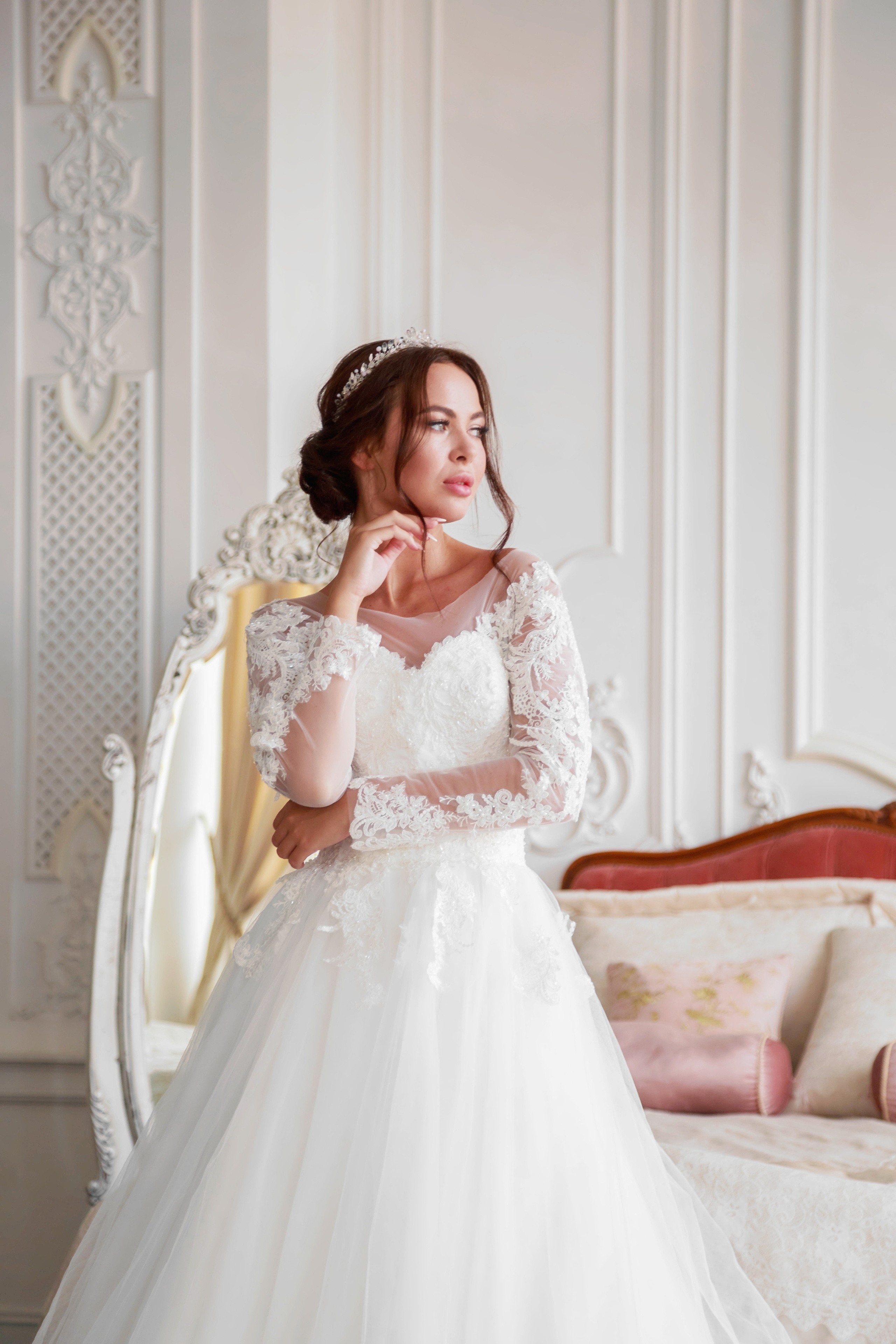 Фотосессия невесты в белой студии фотограф Галина Шарапова