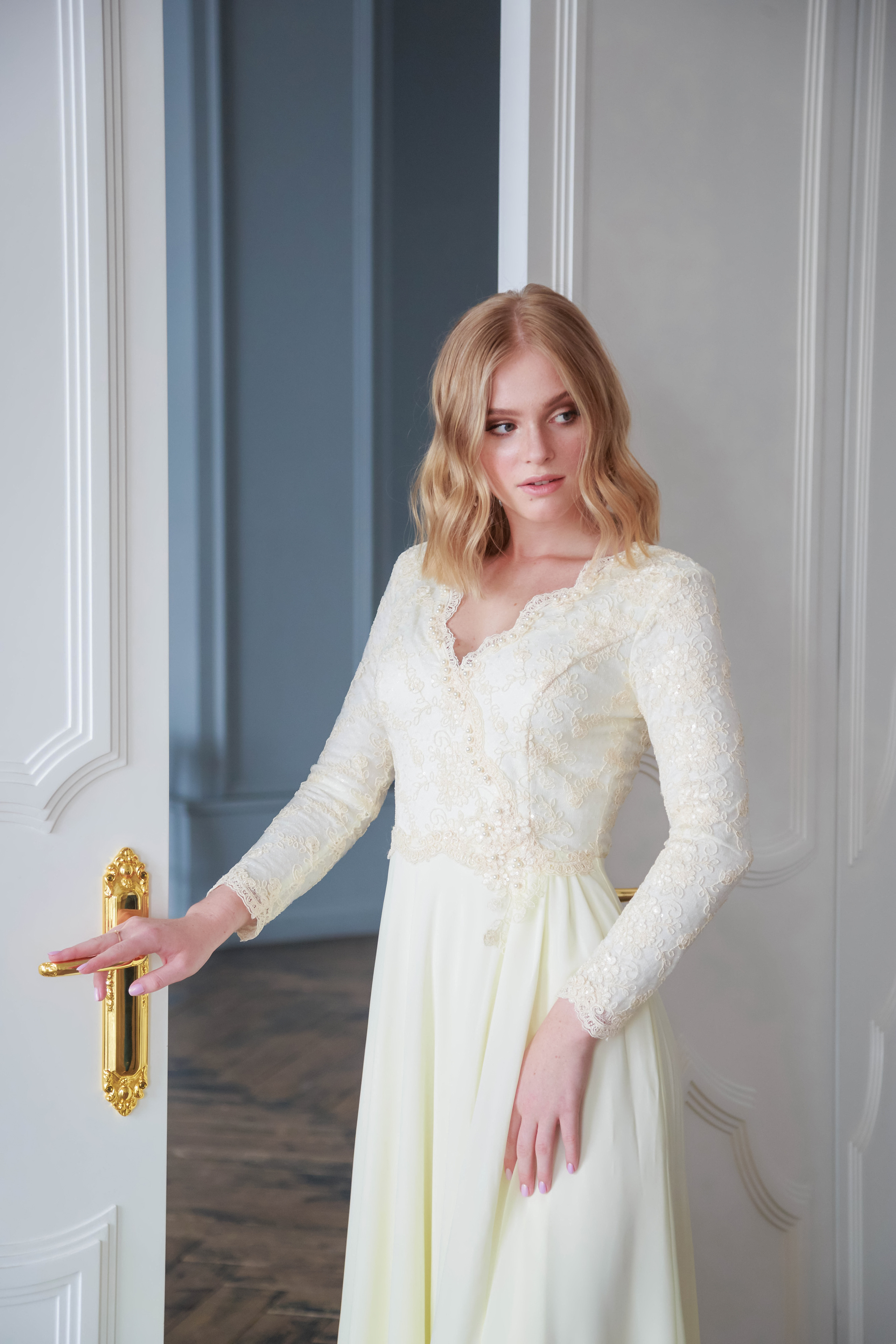 Фотосессия невесты в белой студии фотограф Галина Шарапова