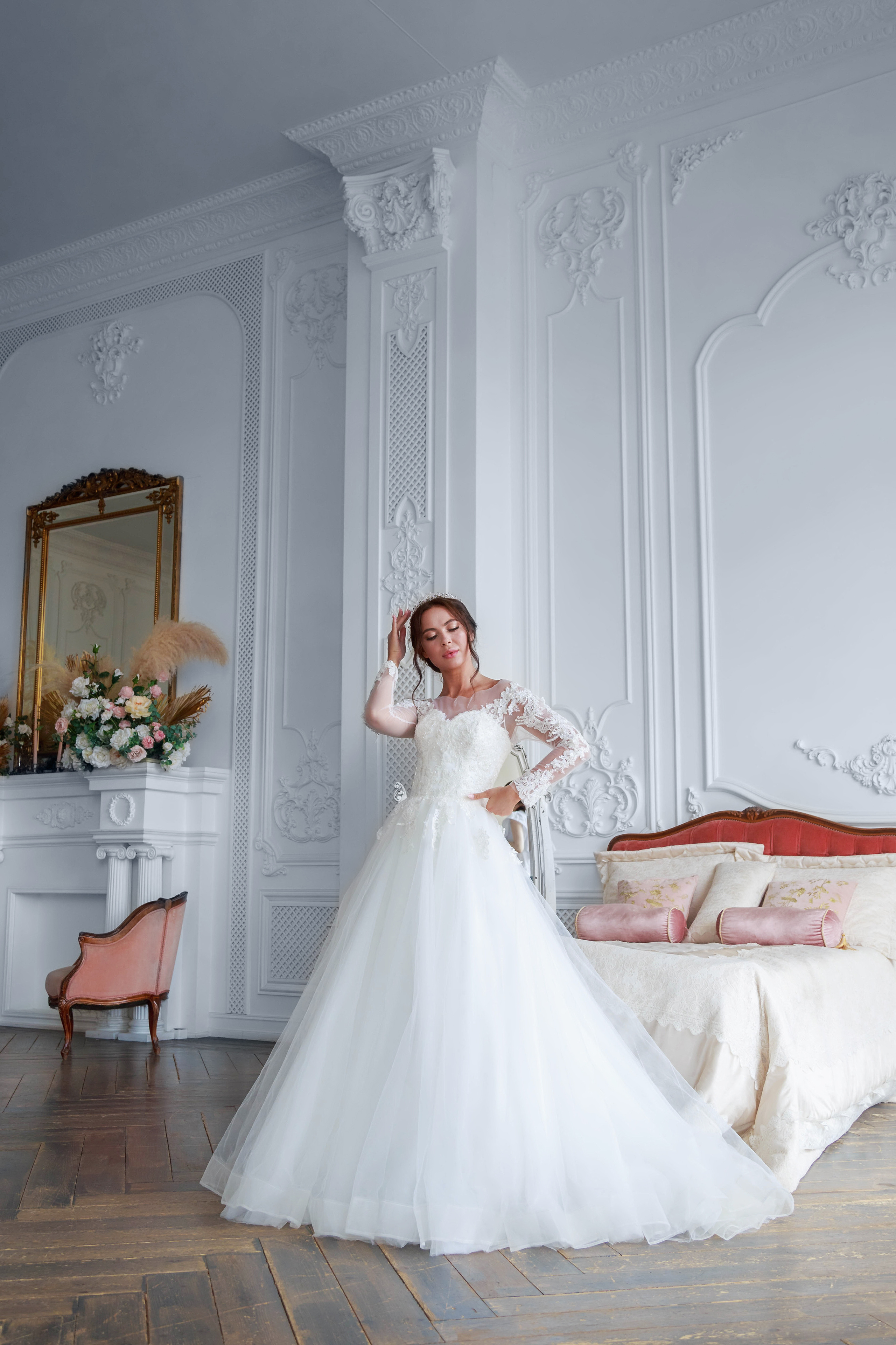 Фотосессия невесты в белой студии фотограф Галина Шарапова