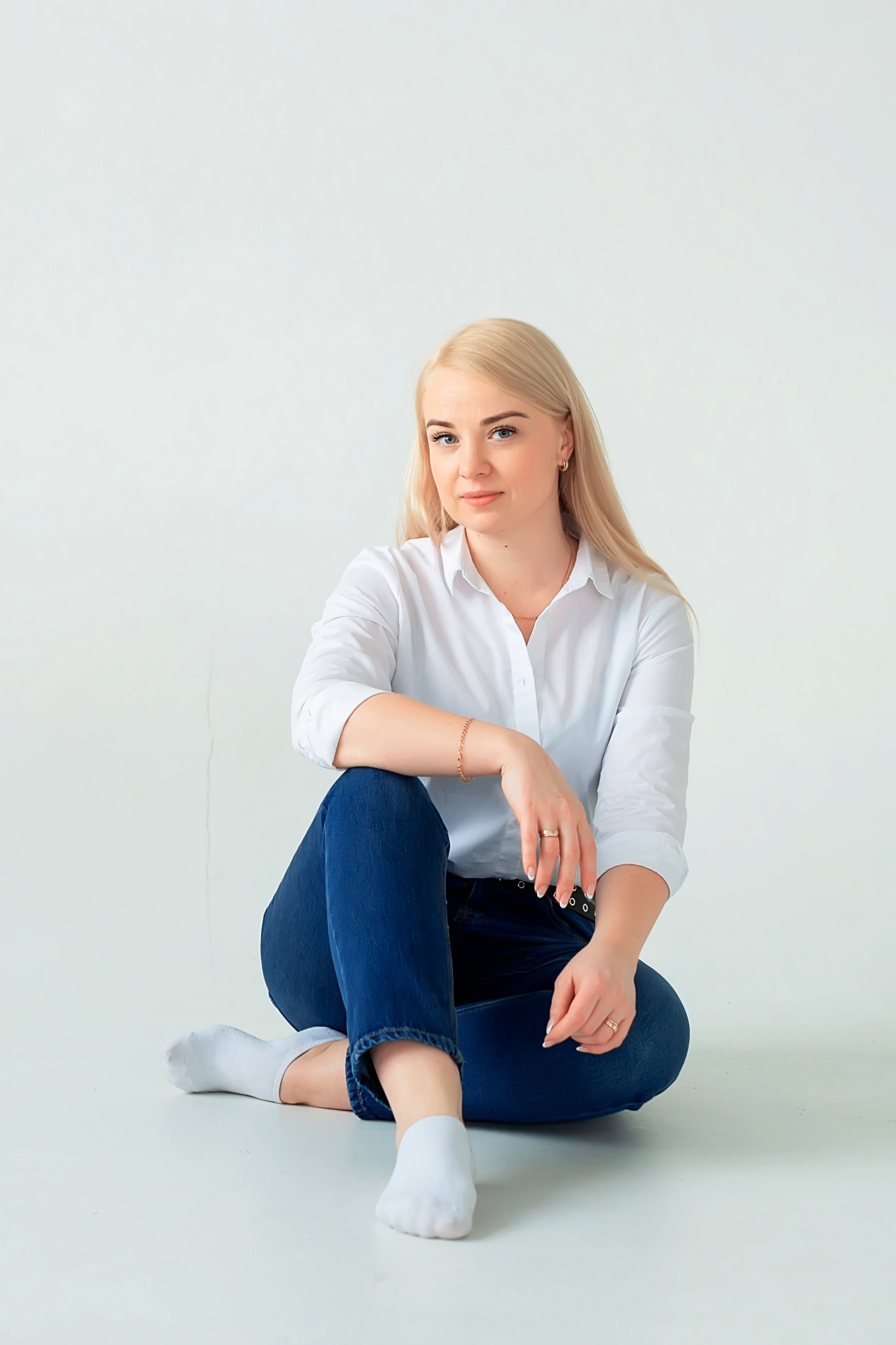 Минималистичная портретная съемка в фотостудии Санкт-Петербурга. Портретный фотограф в Санкт-Петербурге